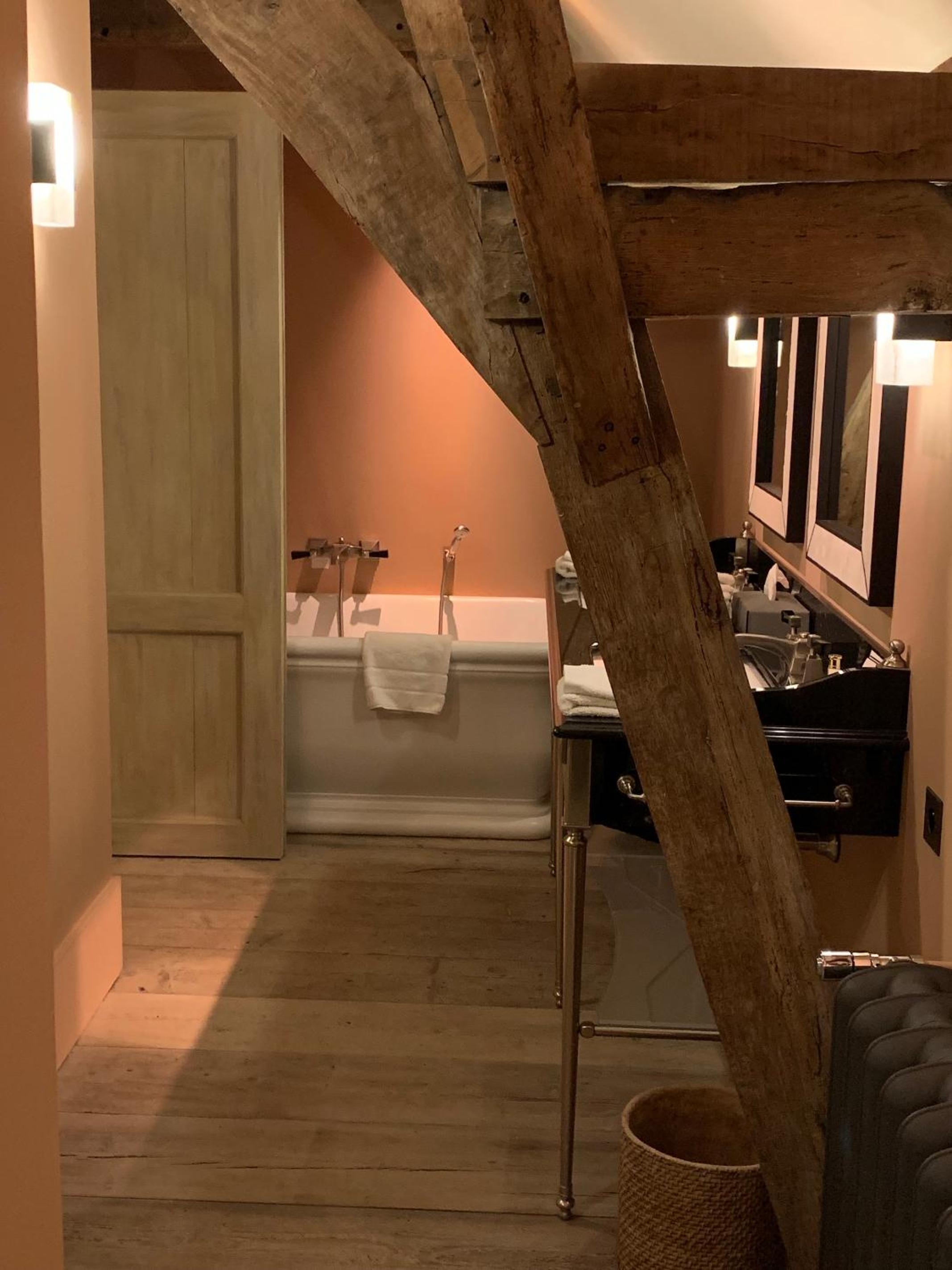 Two-Bedroom Suite - Photo 2