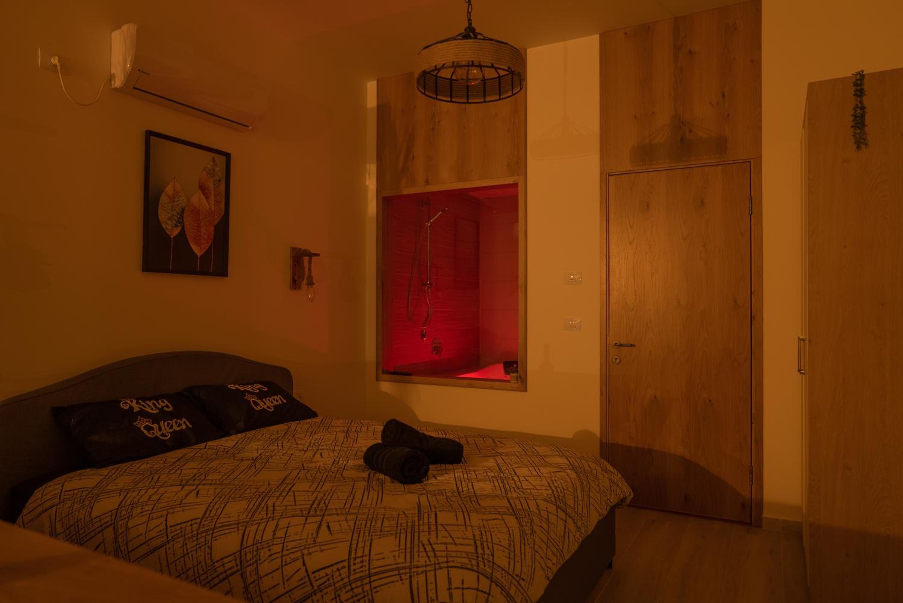 Deluxe Double Room with Extra Bed - Photo 47
