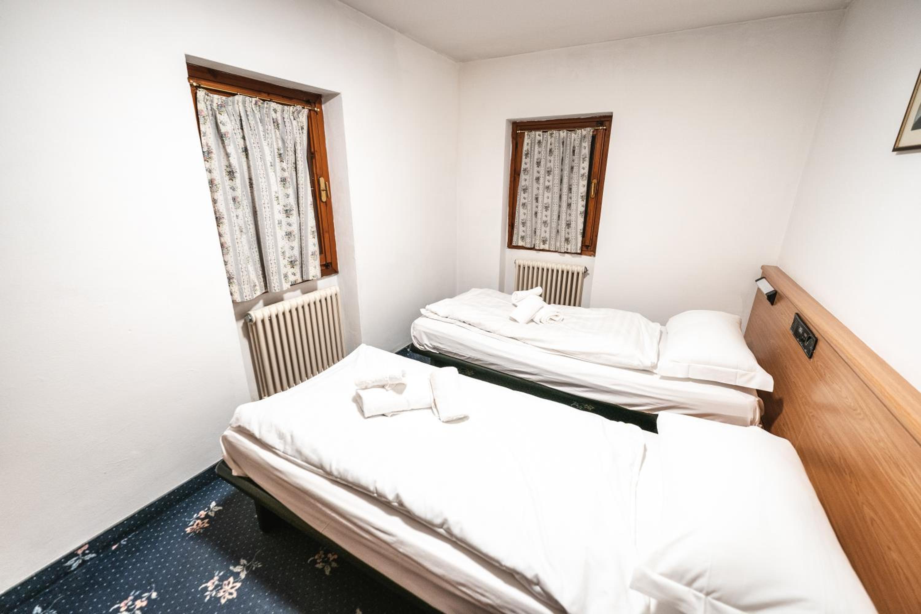Standard Double or Twin Room - Photo 1