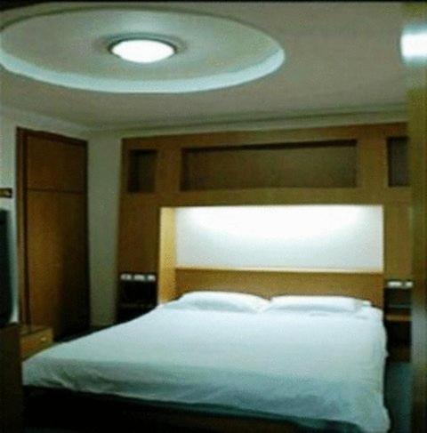 Double or Twin Room - Photo 3