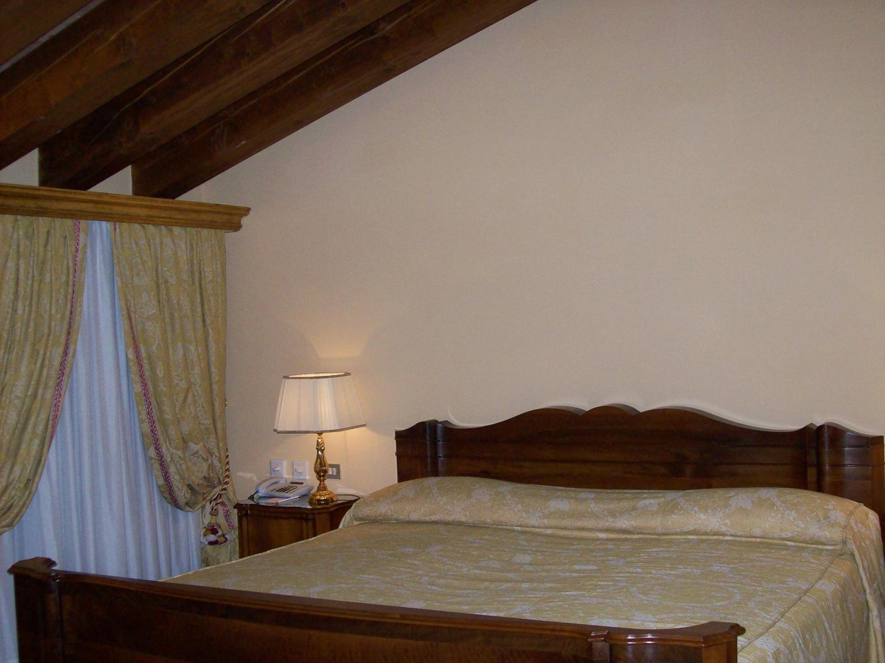Classic Double Room - Photo 4