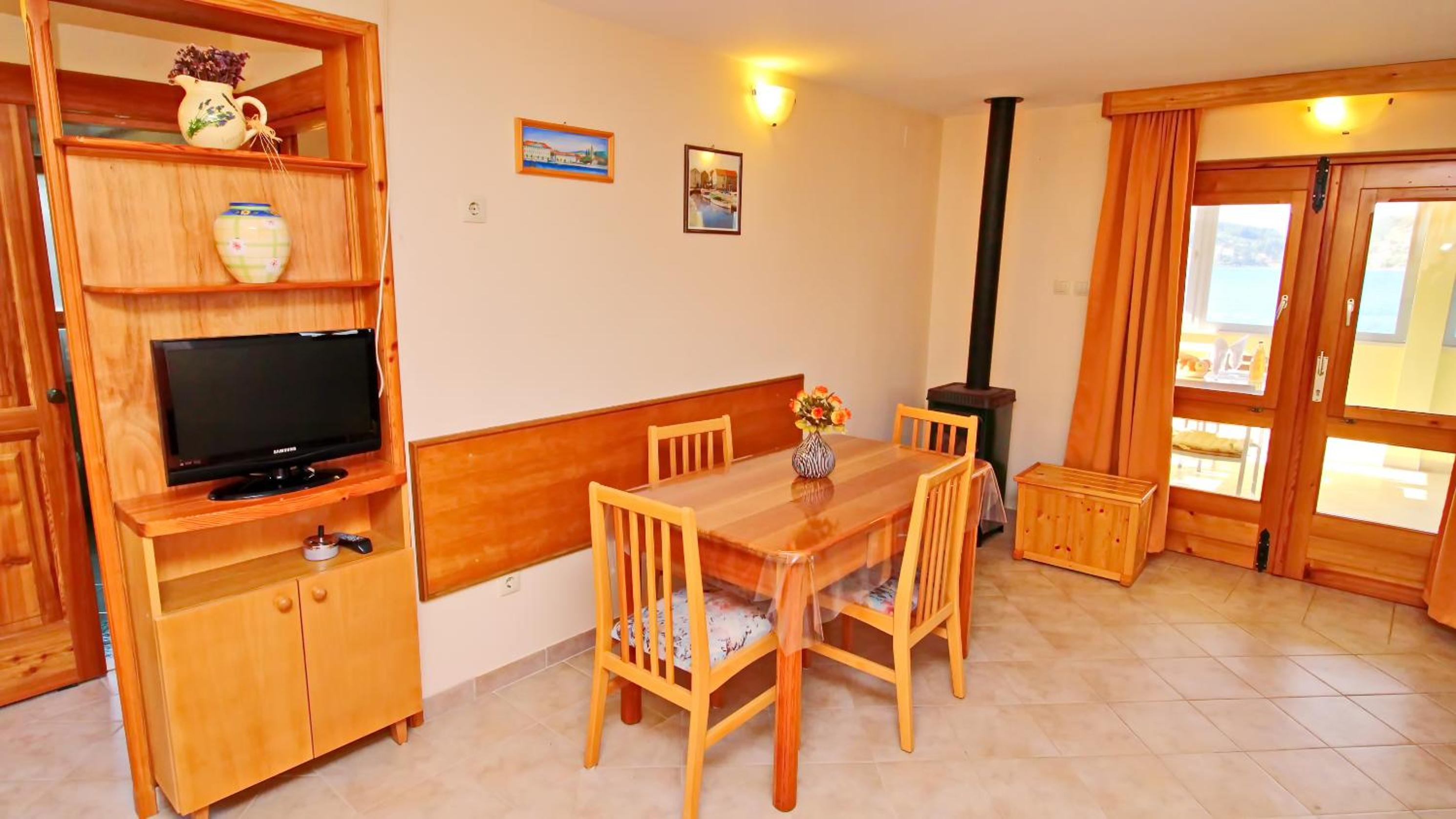 One-Bedroom House photo 2