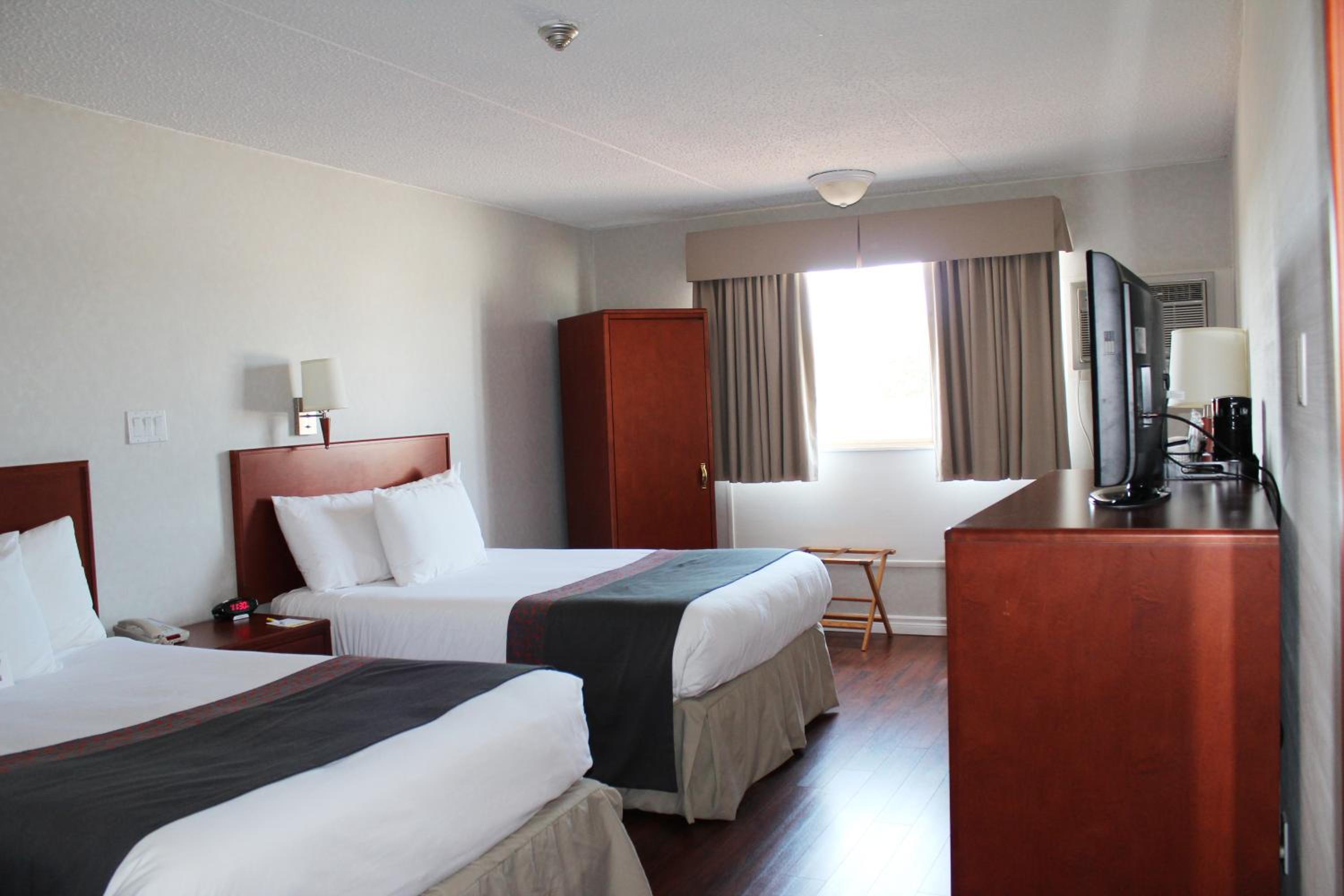 Double Room with Two Double Beds - Non-Smoking - Photo 4