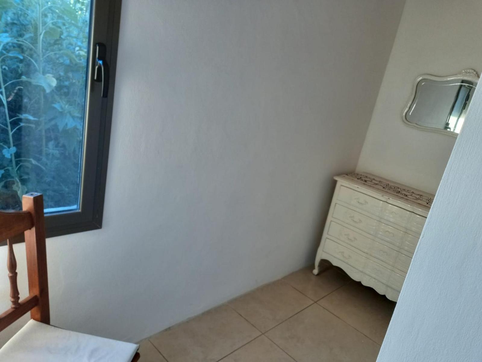 One-Bedroom House photo 3