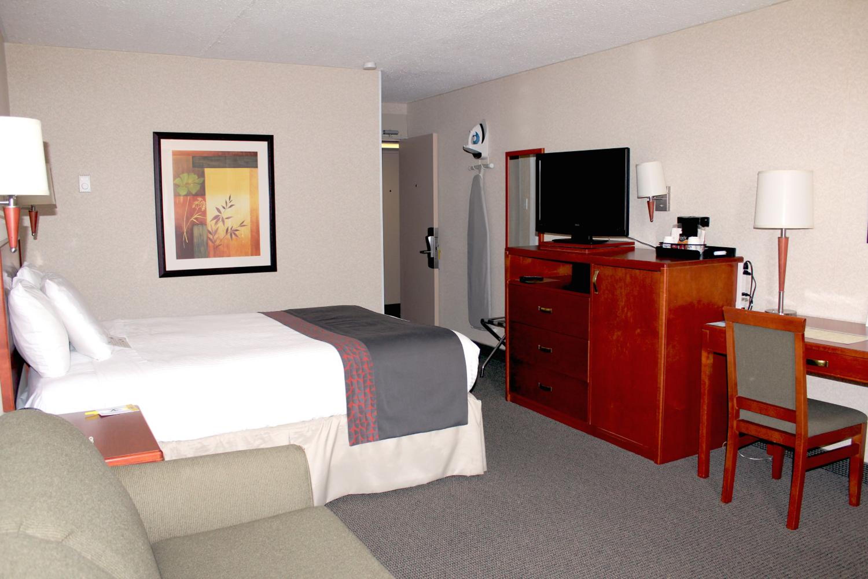 Queen Room - Non-Smoking - Photo 1