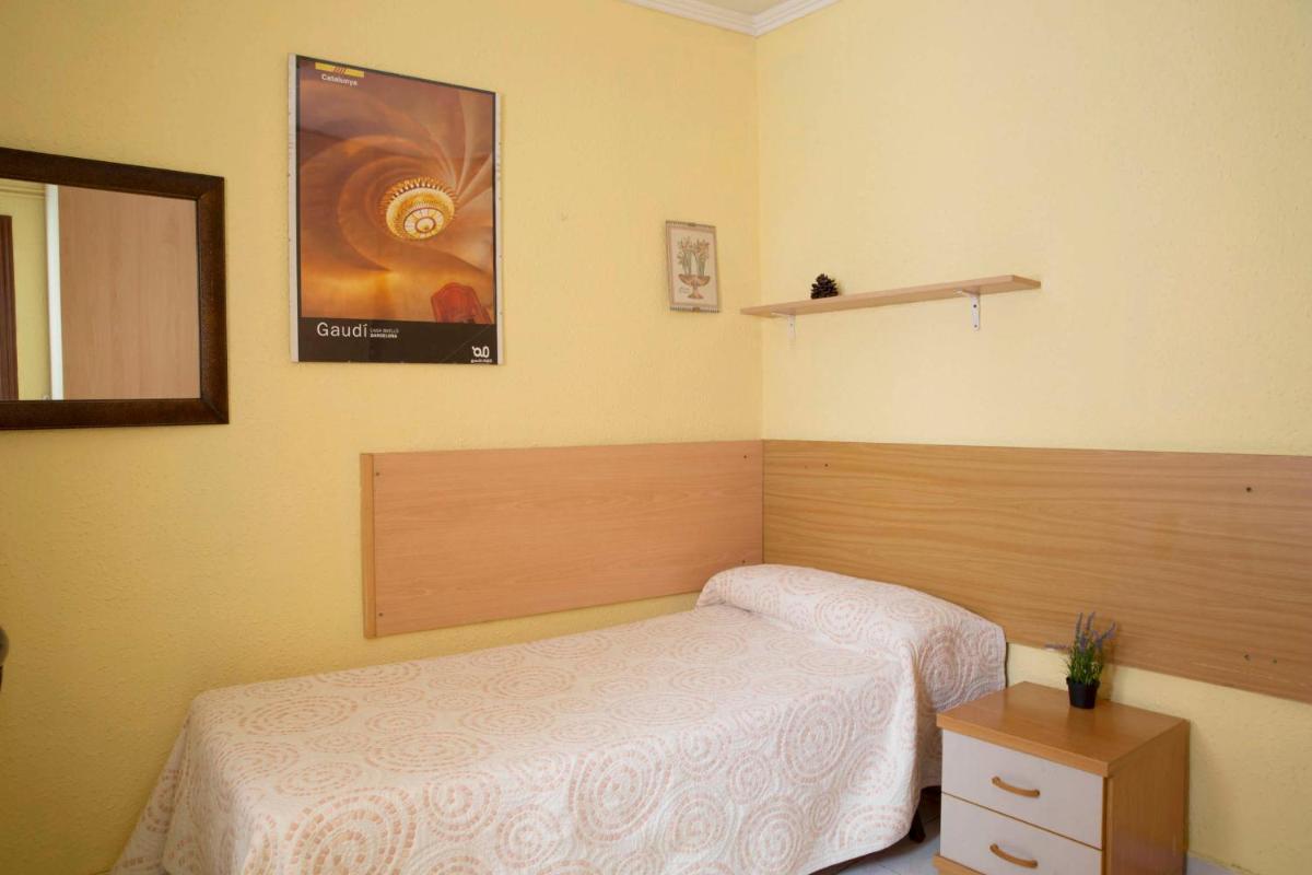 Single Room with Shared Bathroom