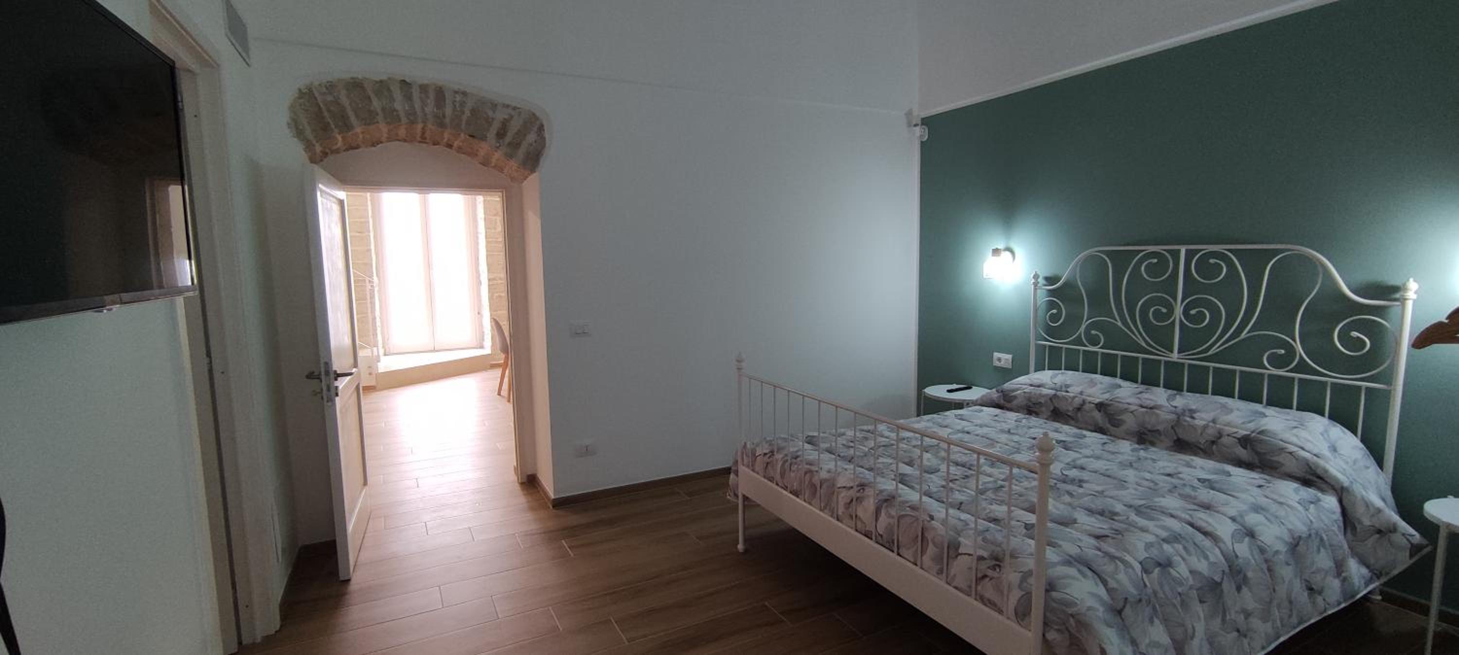 One-Bedroom Apartment photo 2