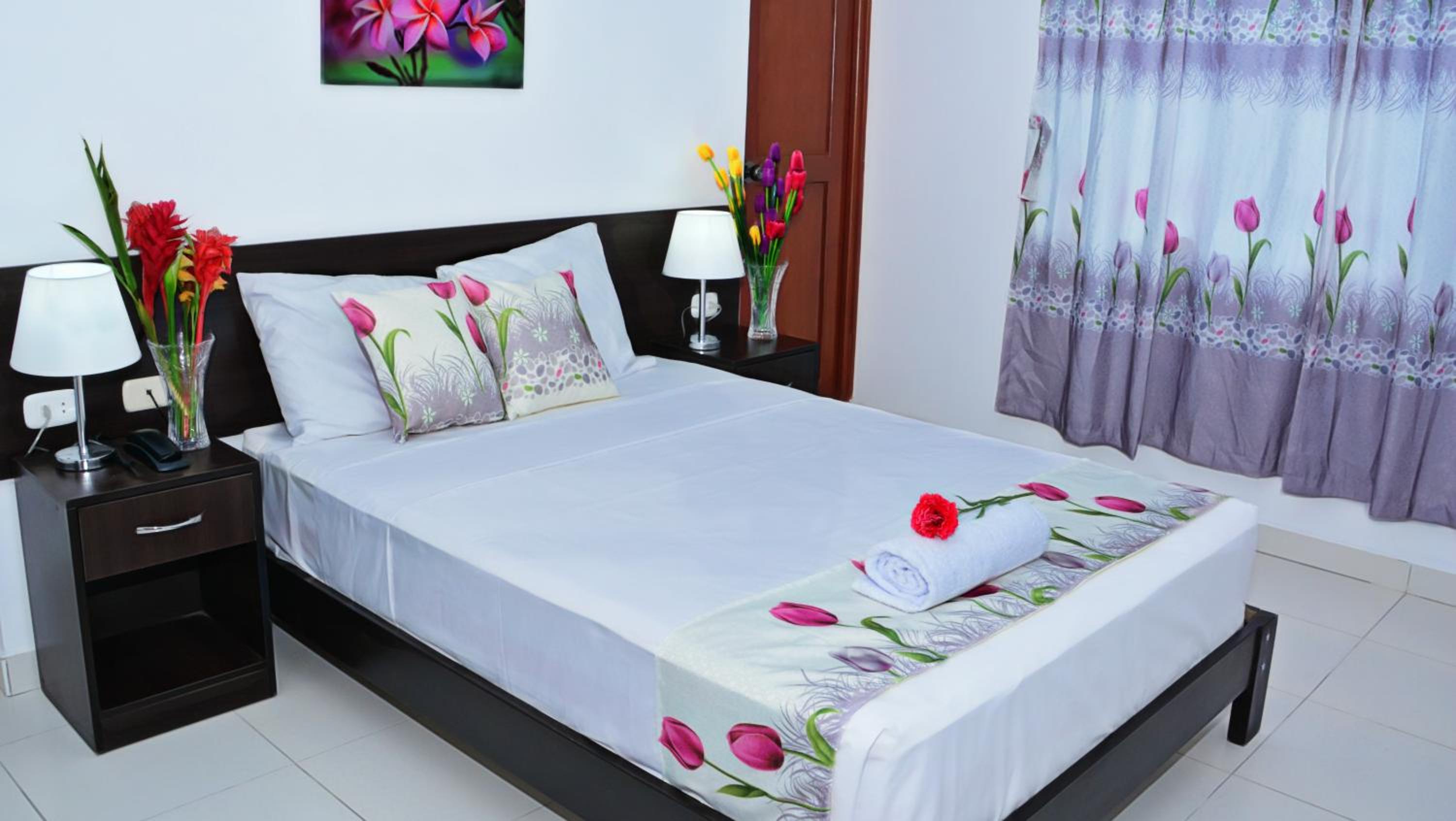Standard Queen Room