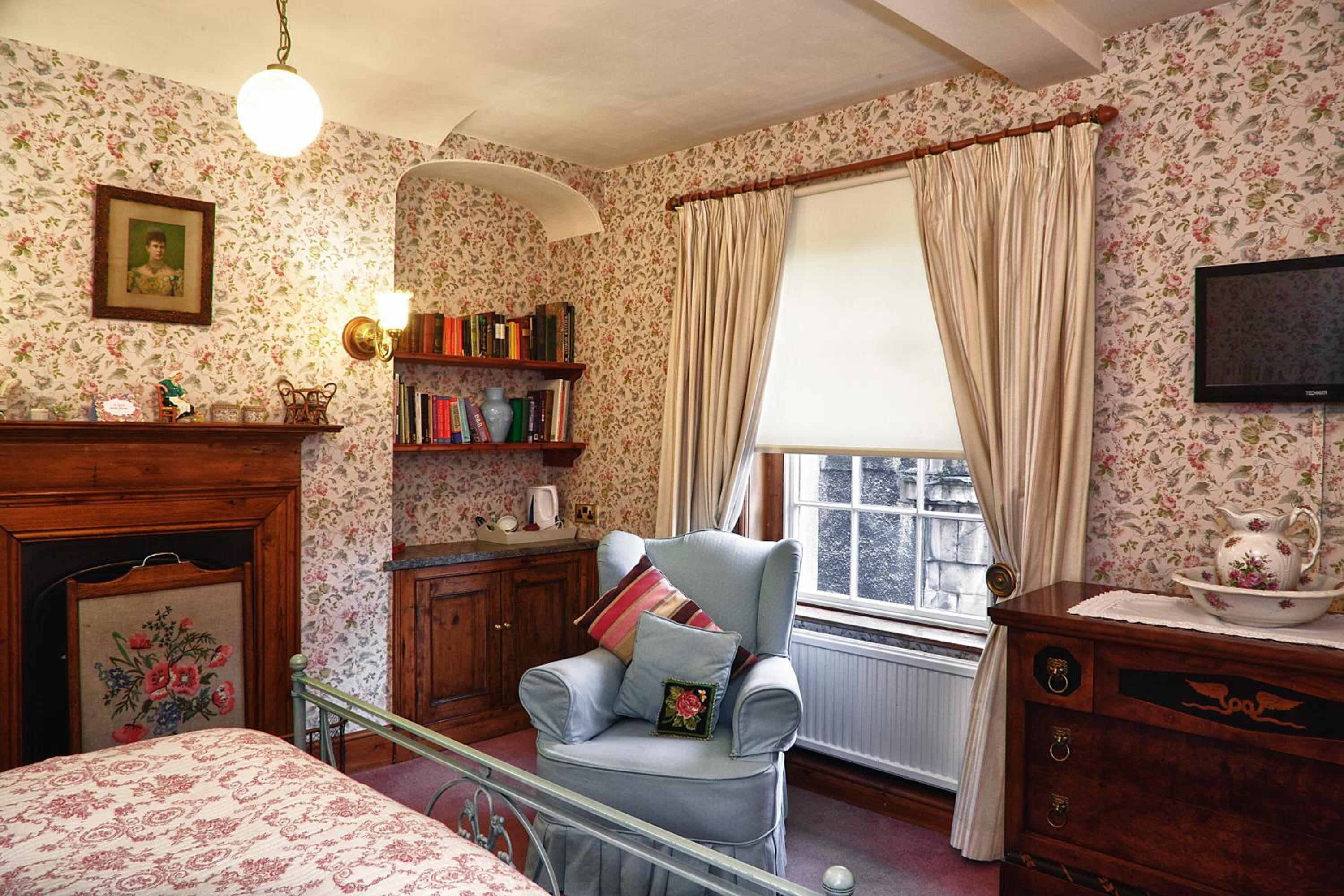 Deluxe King Room photo 3