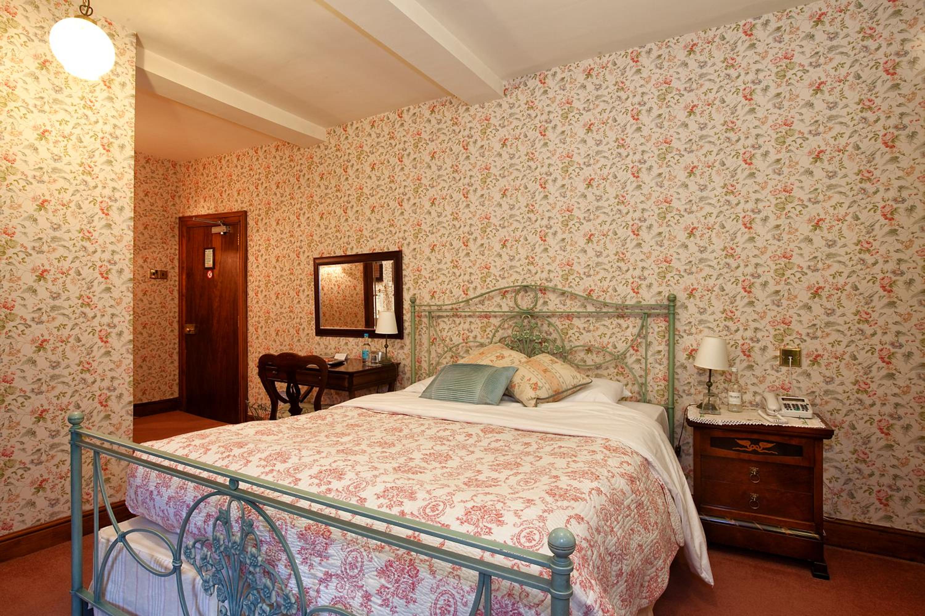 Deluxe King Room photo 1