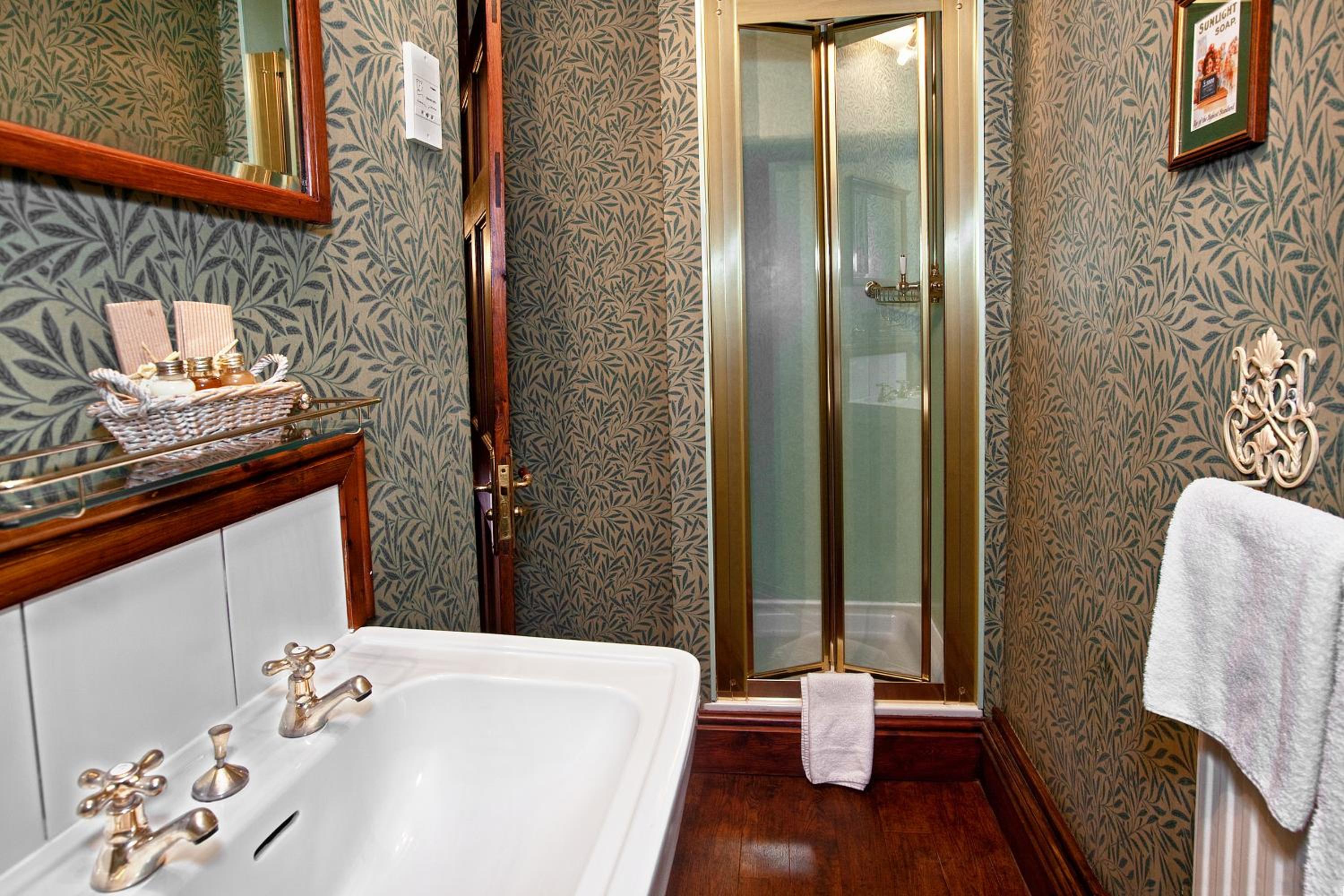 Deluxe Double Room with Shower photo 2