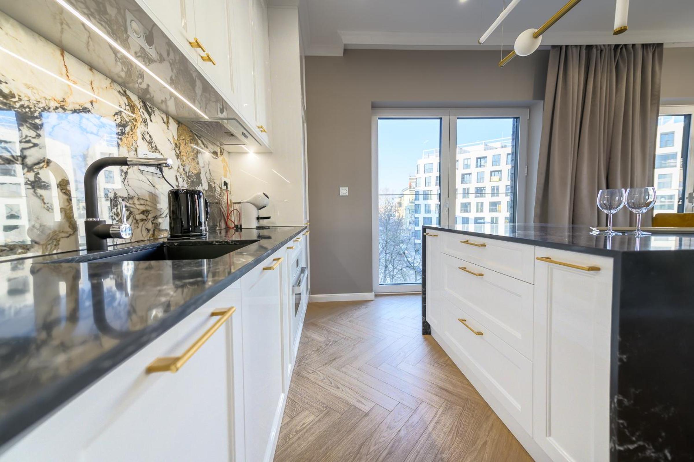 Apartment with Shower - Photo 3