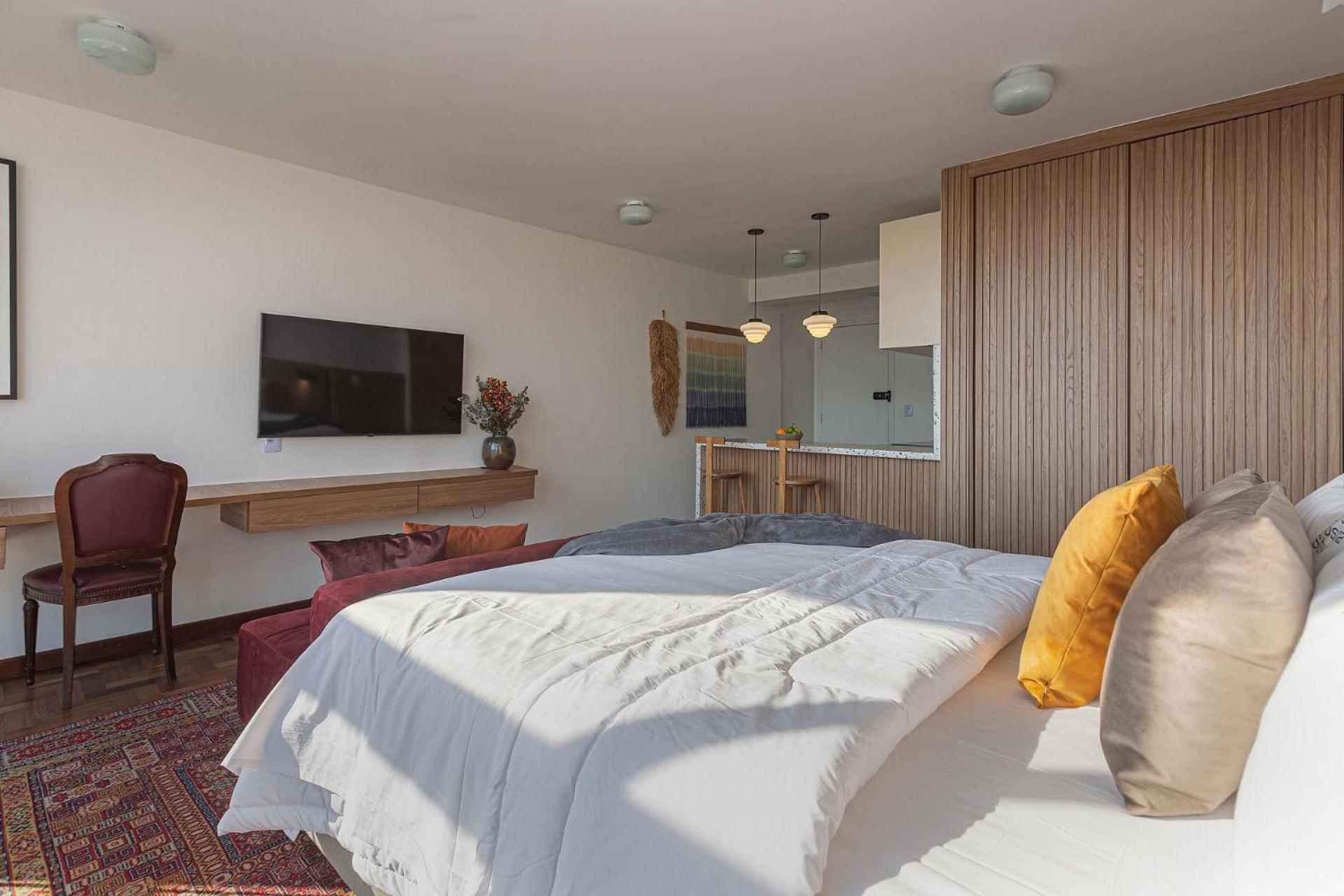 Superior Apartment with City View - Photo 34