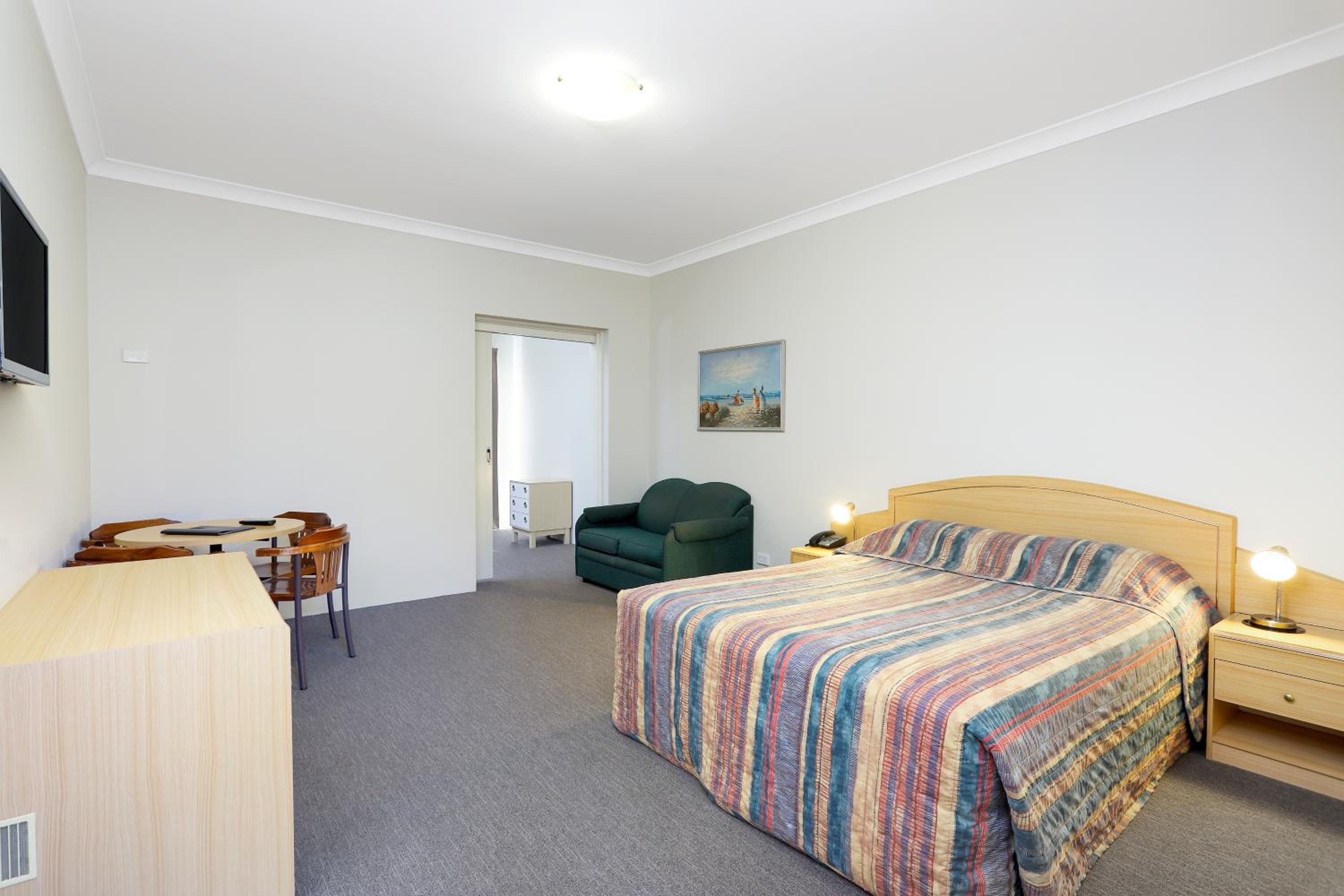 Deluxe Family Room