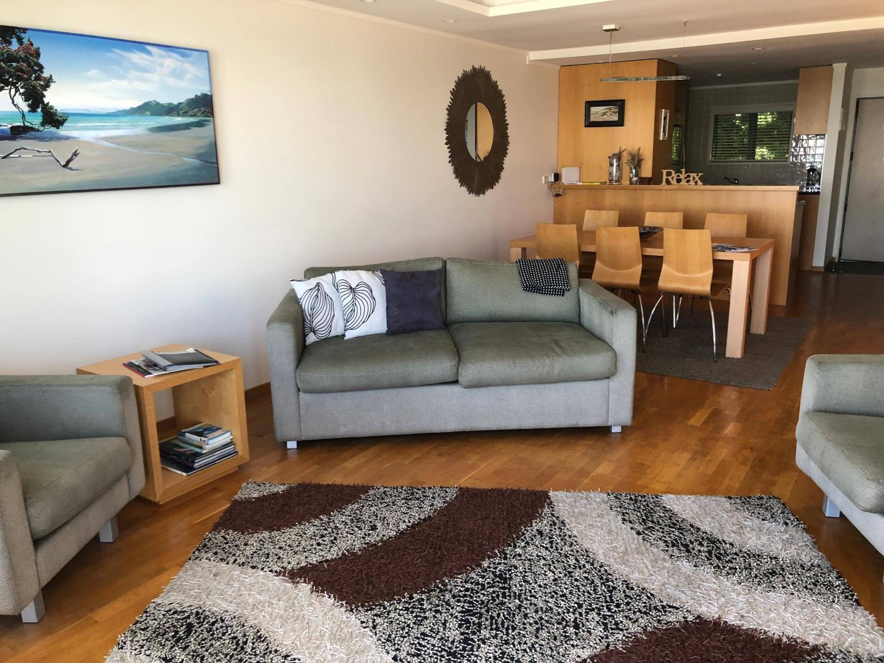 Deluxe One-Bedroom Apartment with Ocean View