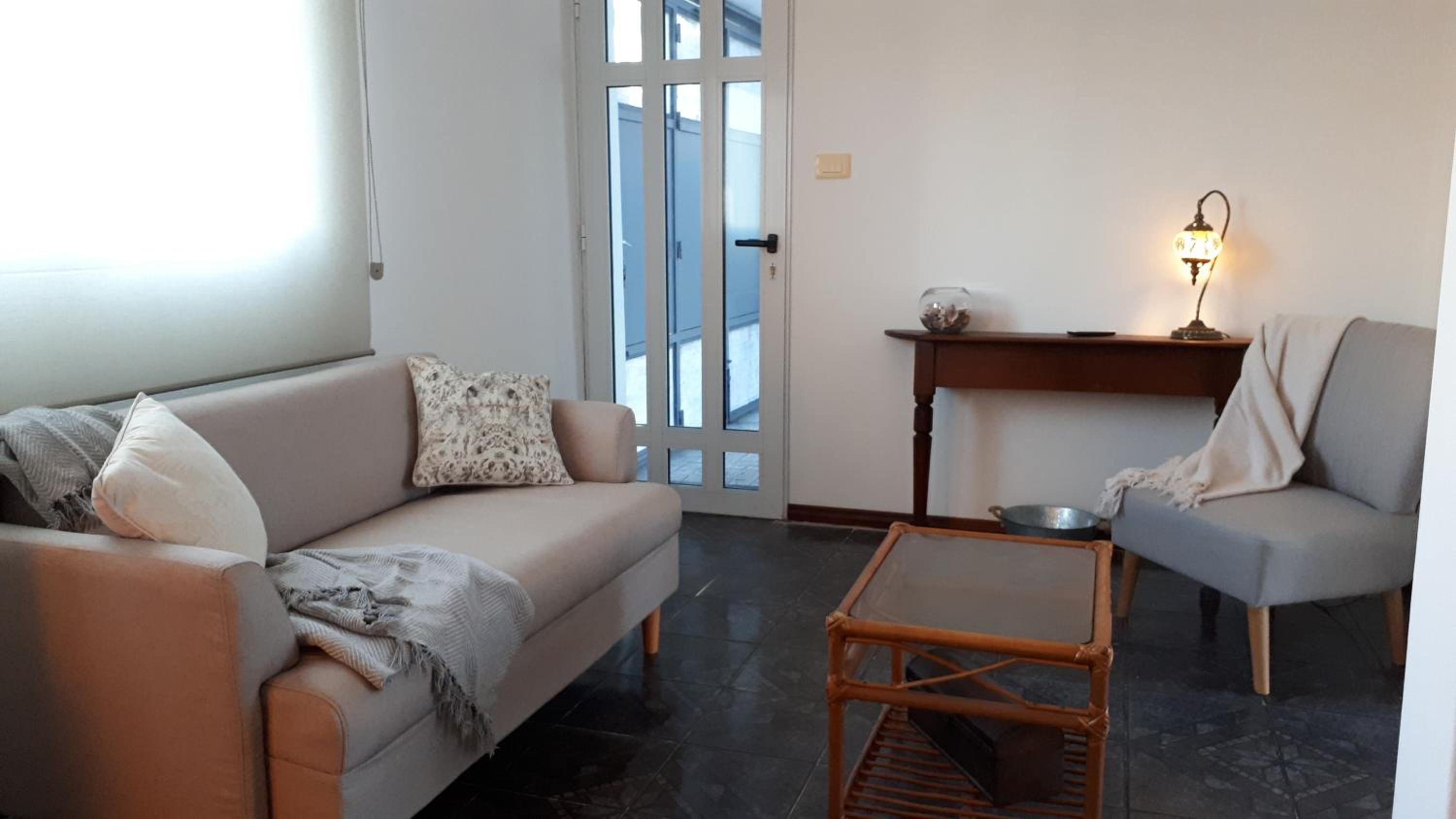 One-Bedroom House photo 1