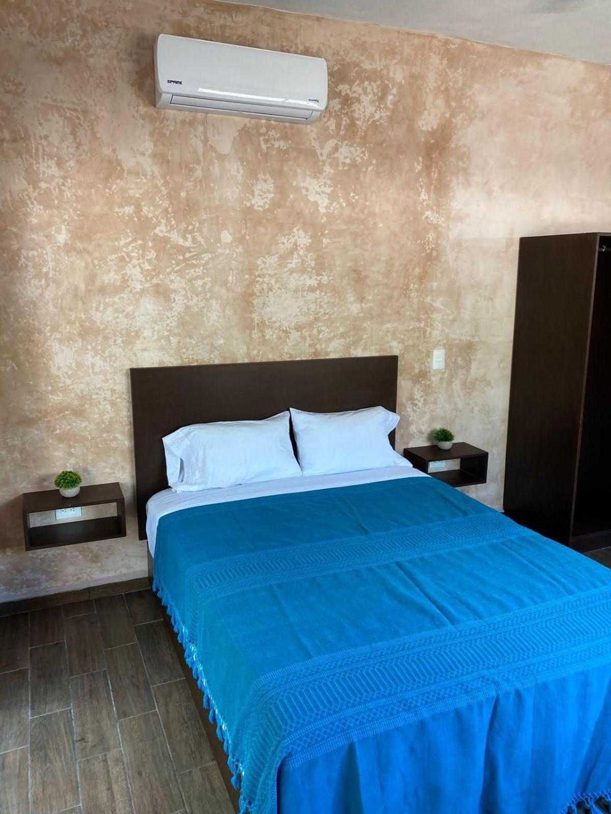 Deluxe Queen Room - Photo 1