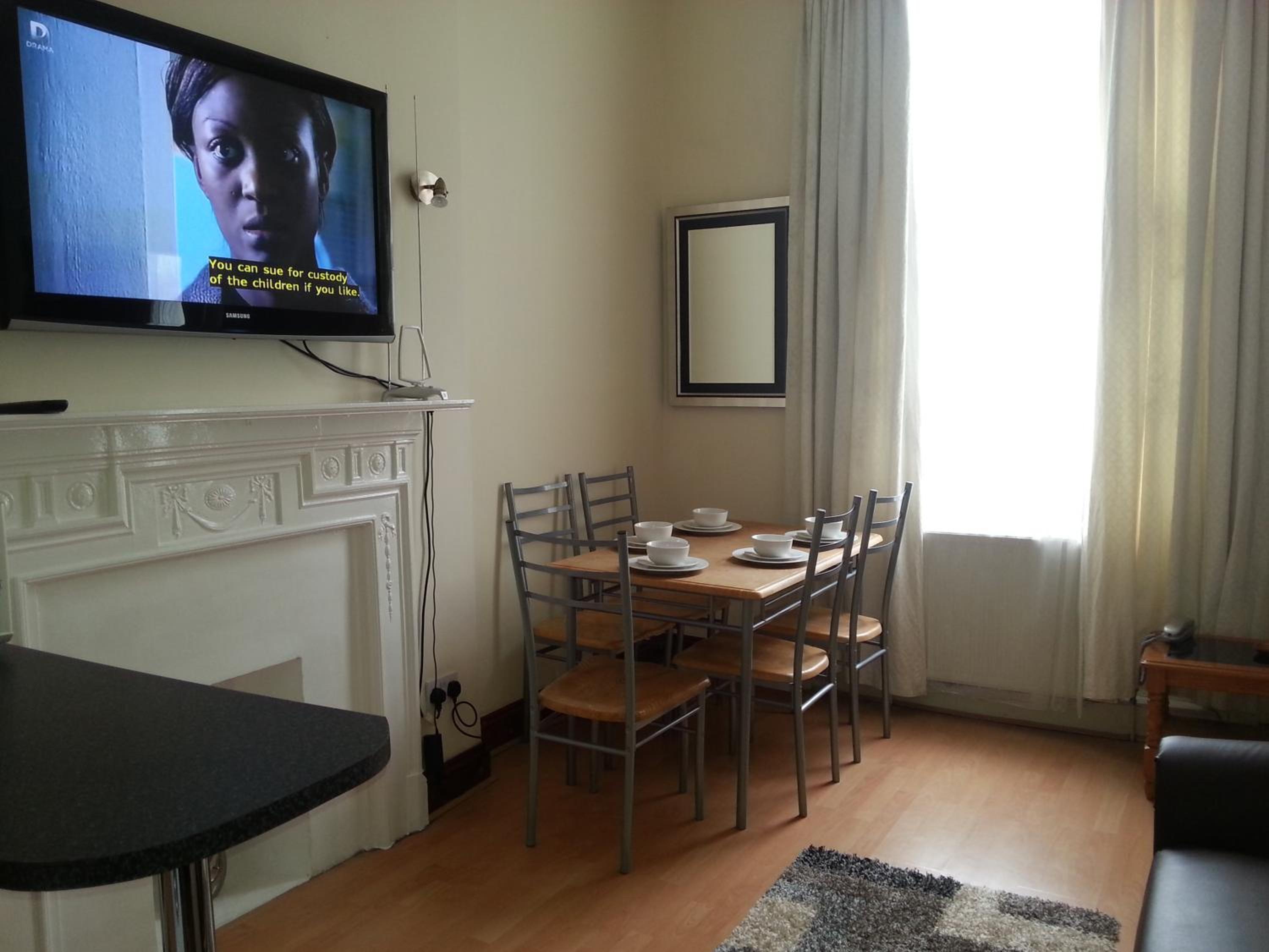 Apartment photo 2