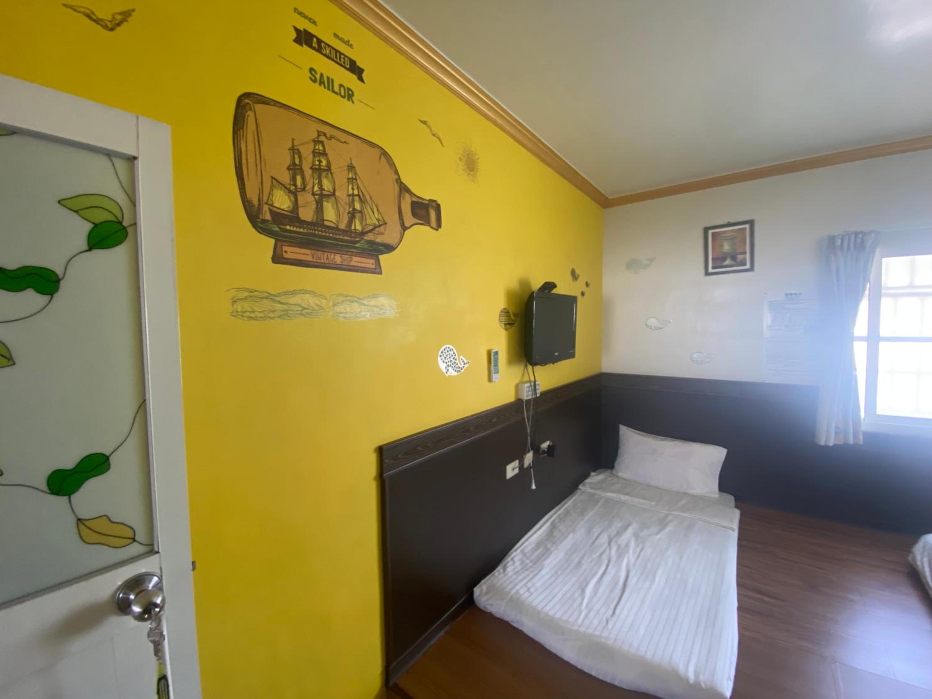 Basic Triple Room photo 2