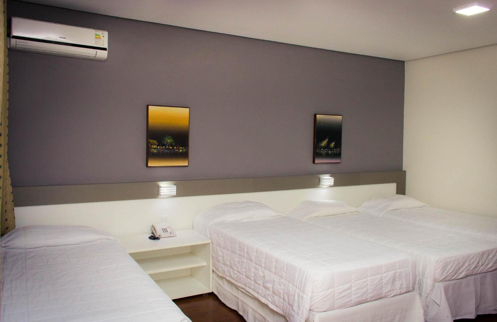 Fast10 Embaixador Hotel — Economy Quadruple Room