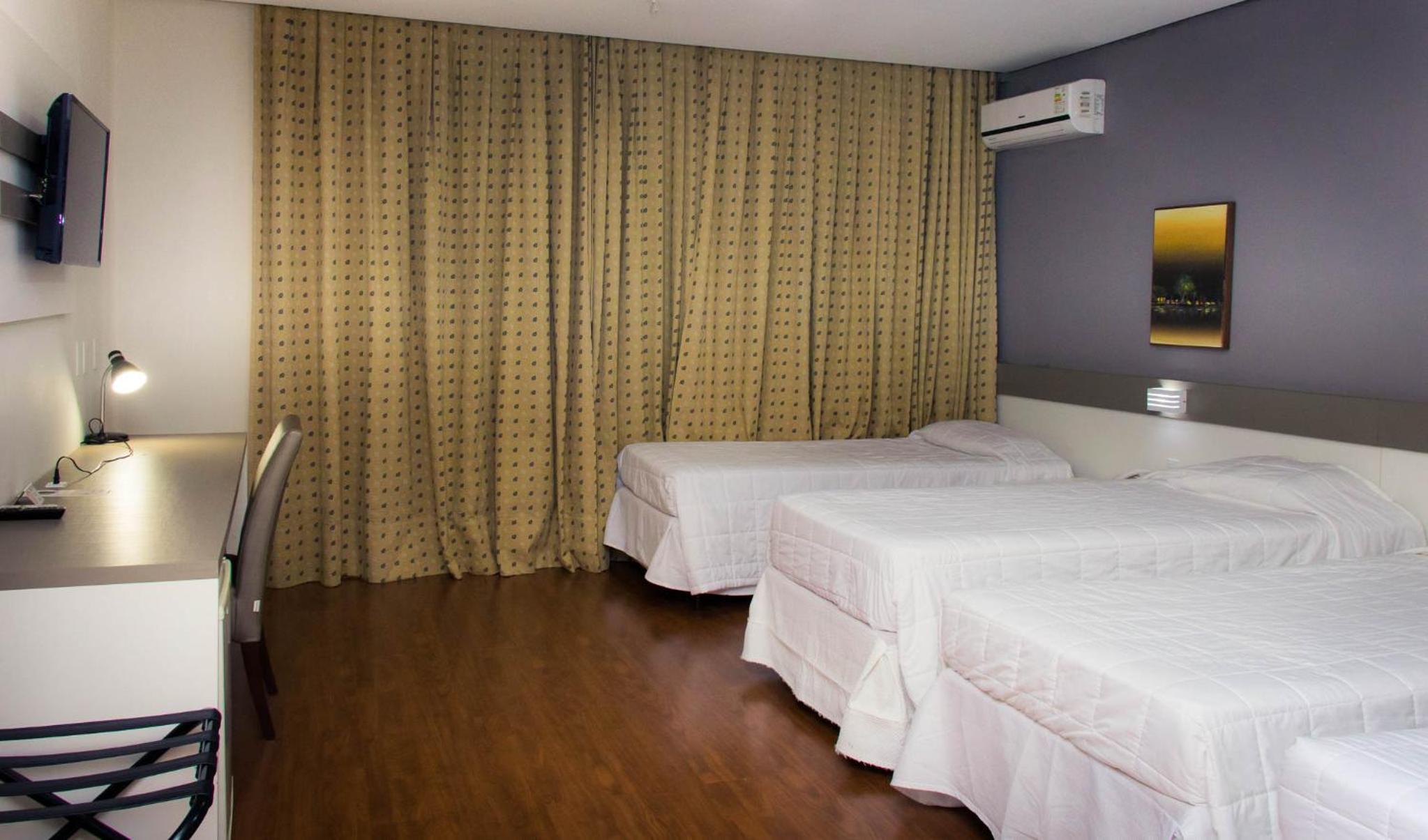 Fast10 Embaixador Hotel — Economy Triple Room