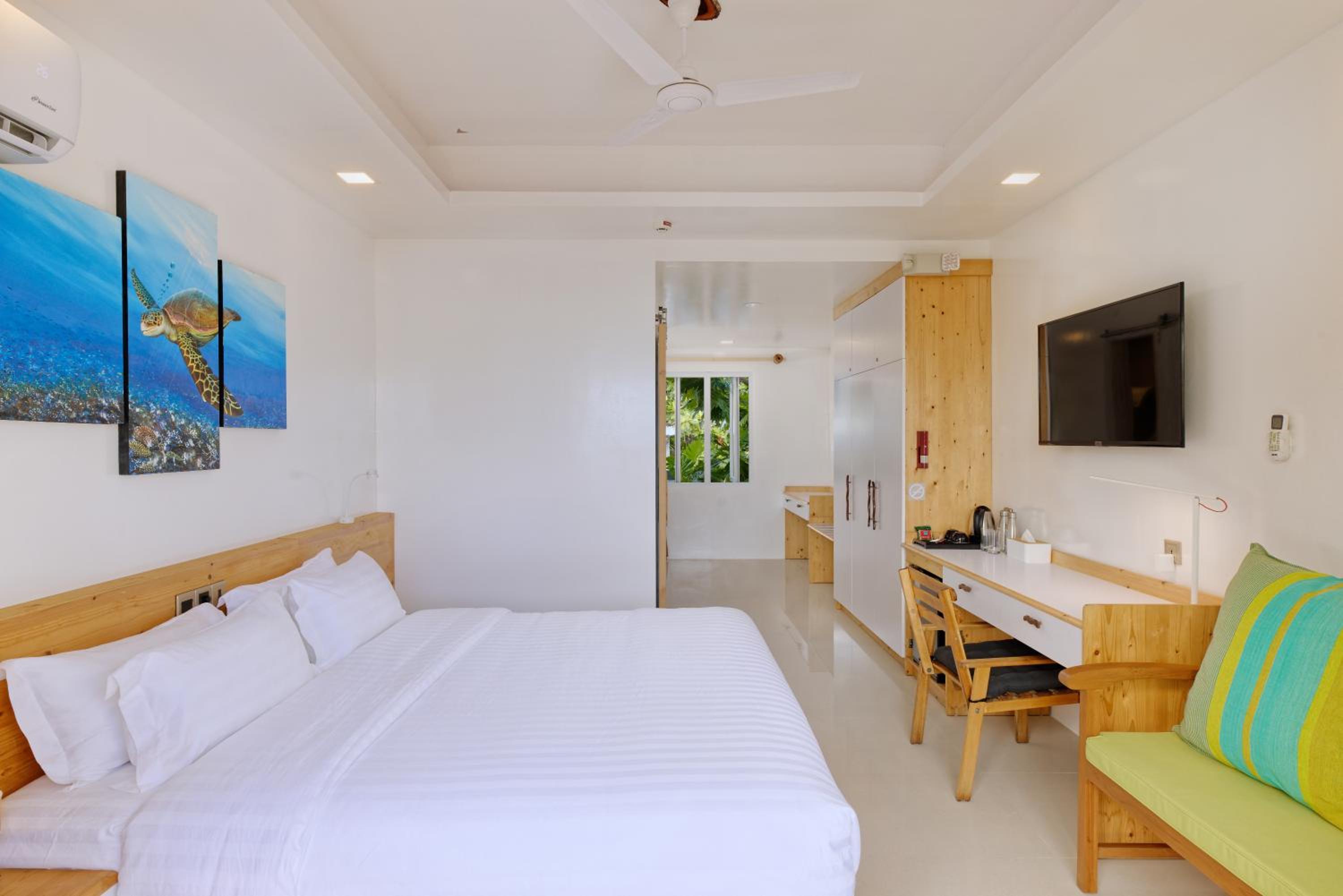 Deluxe Double or Twin Room with Balcony photo 2