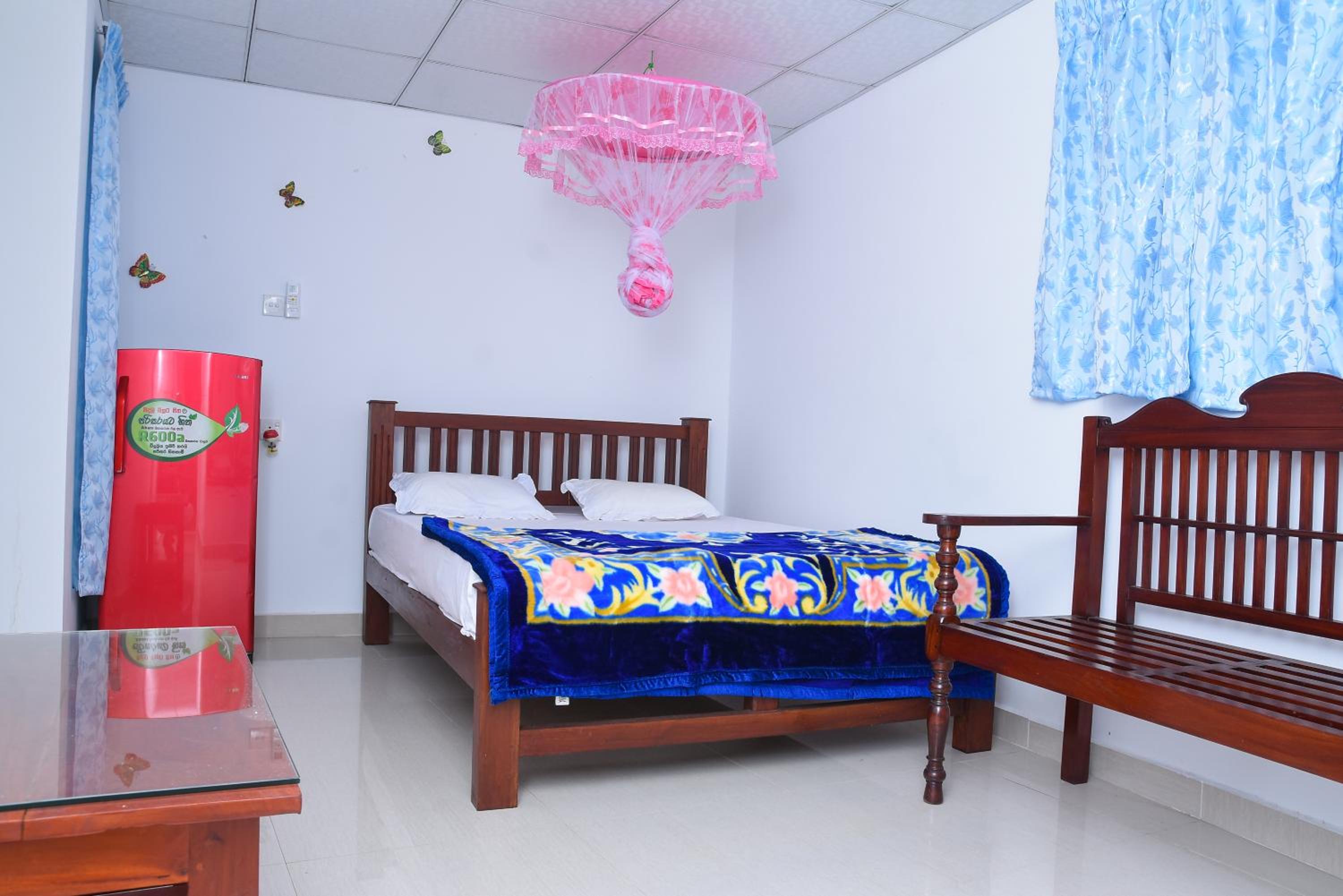Budget Double Room photo 3