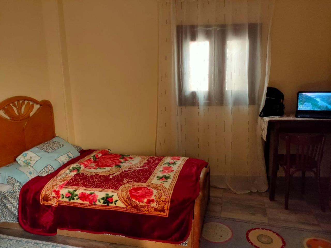 Two-Bedroom House photo 3