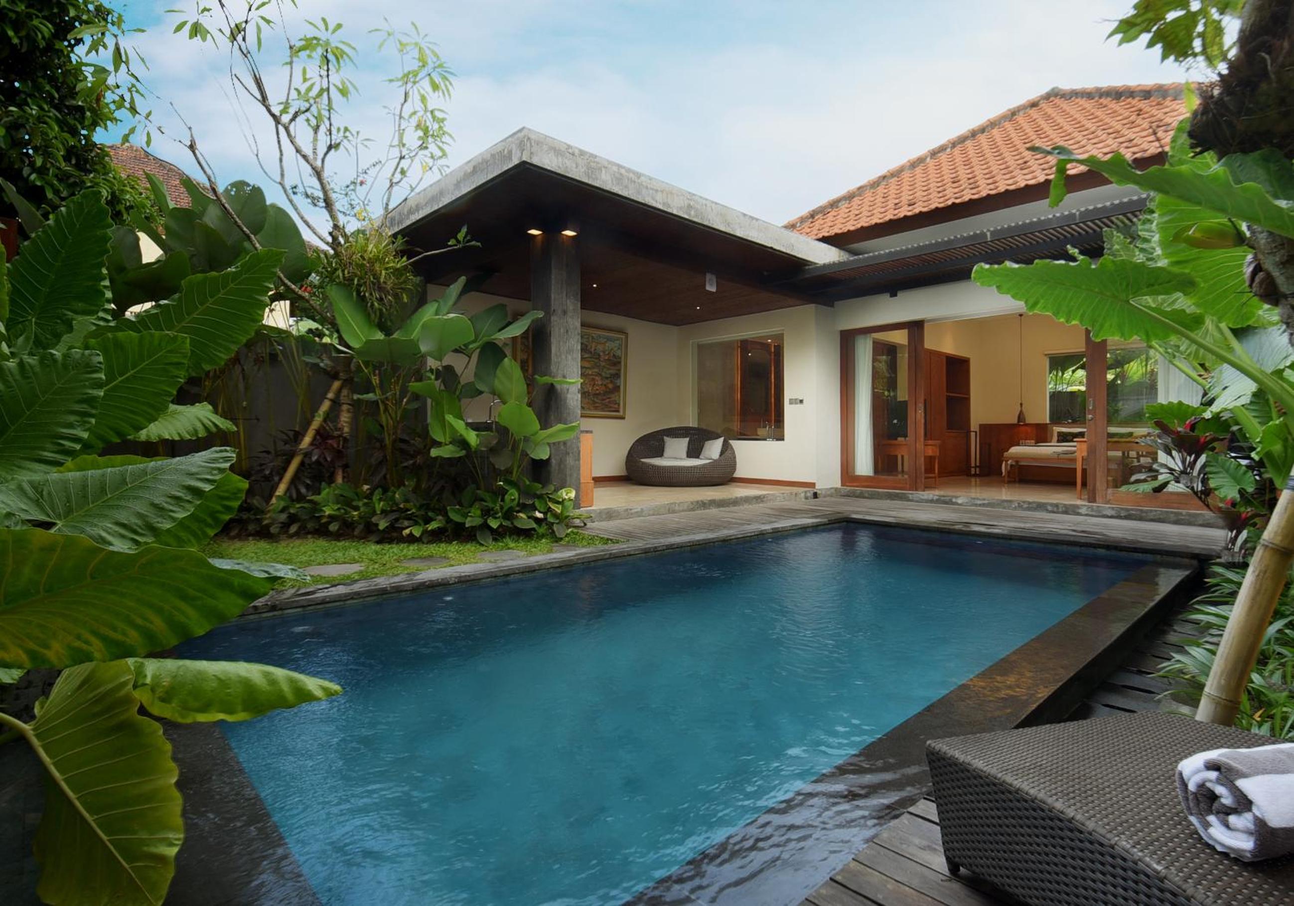 Villa with Private Pool - Photo 2