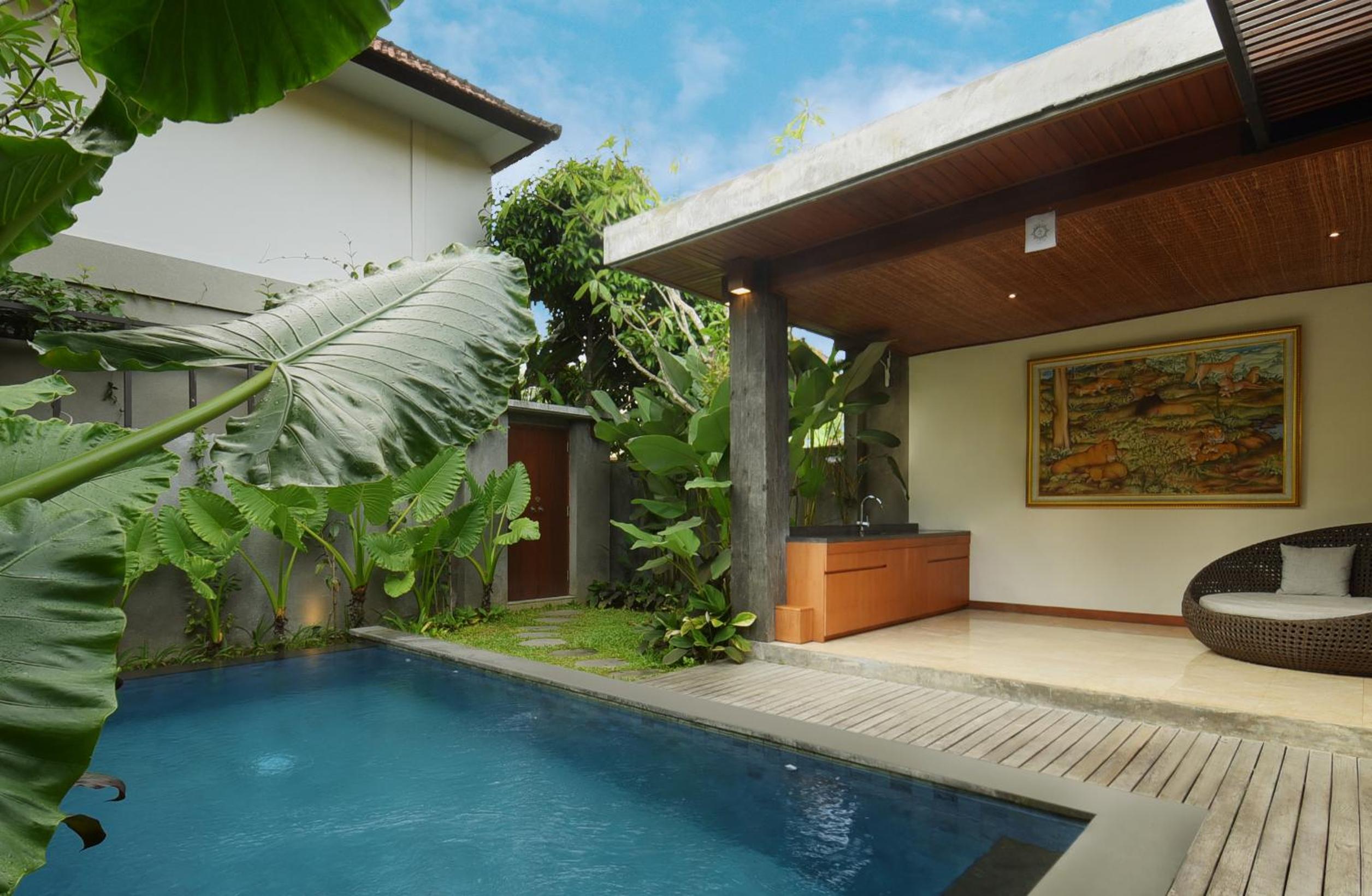 Villa with Private Pool - Photo 3