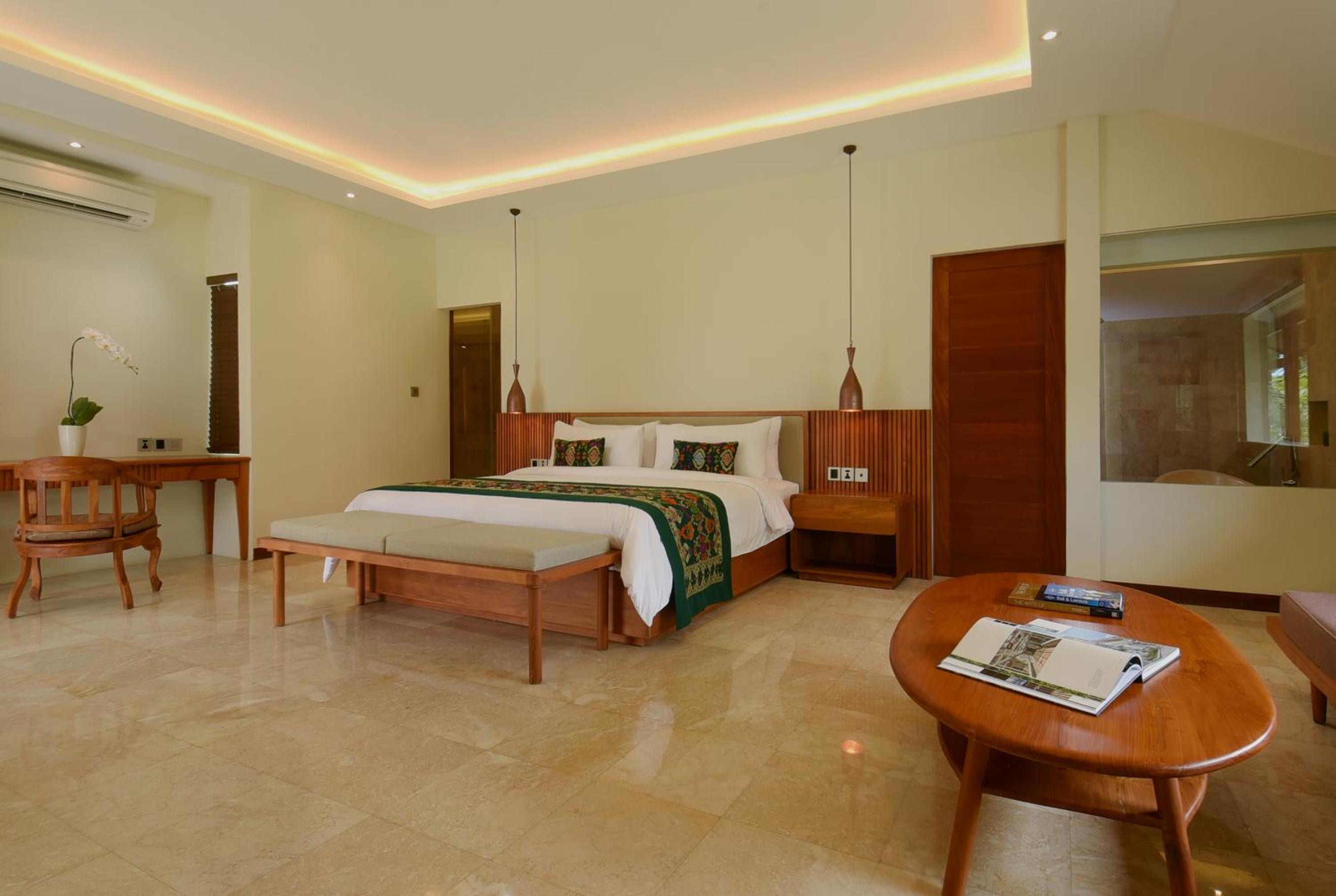 One-Bedroom Suite - Photo 3