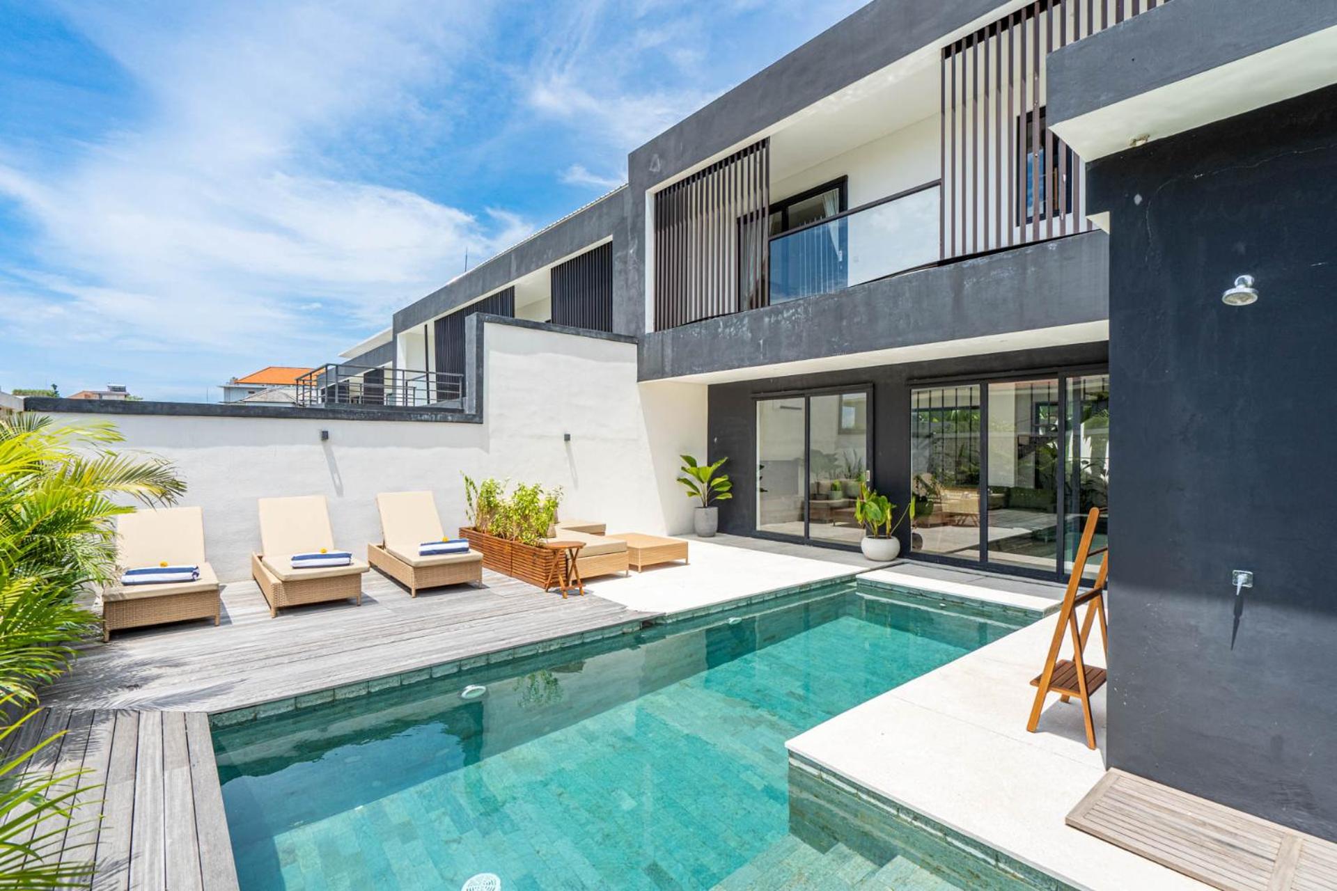 Three-Bedroom Villa photo 3