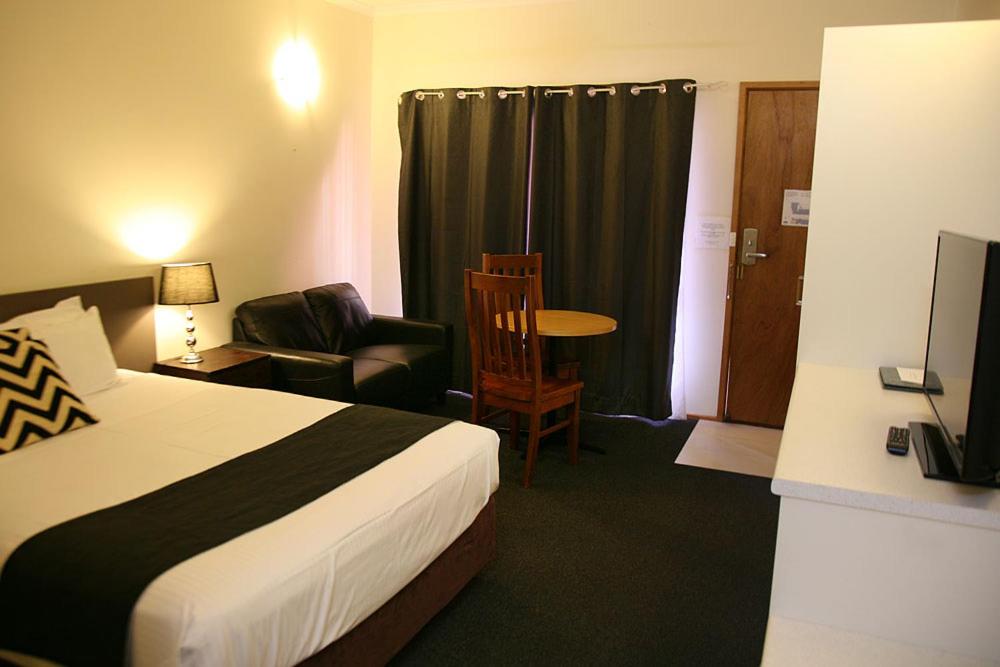Studio Apartment - Photo 6