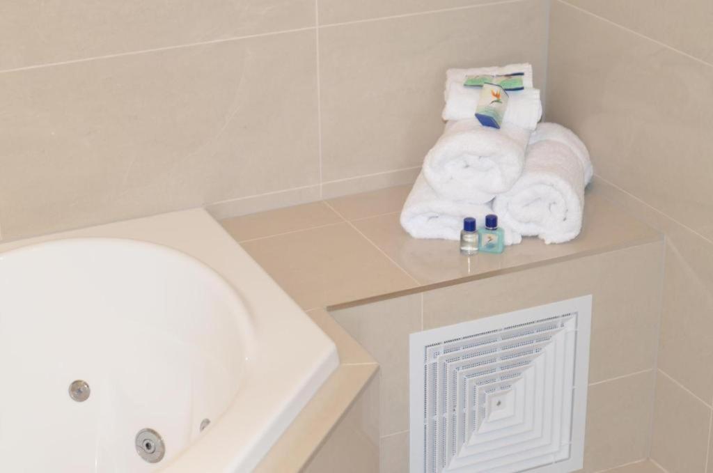 Executive Suite with Spa Bath - Photo 3