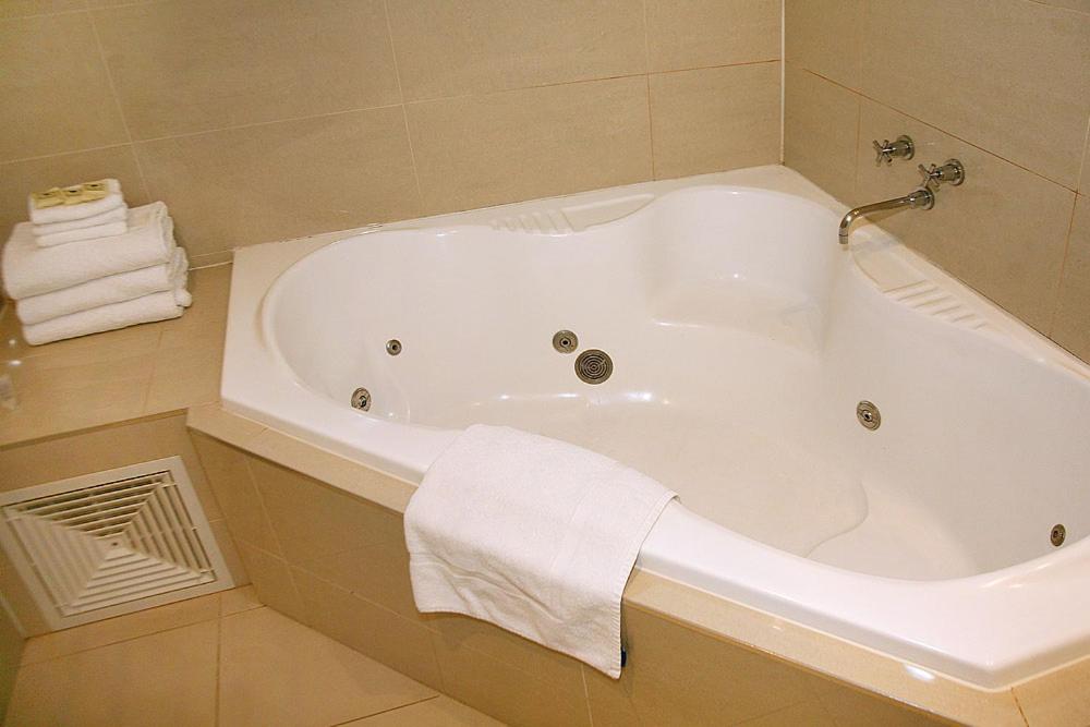 Executive Suite with Spa Bath - Photo 4