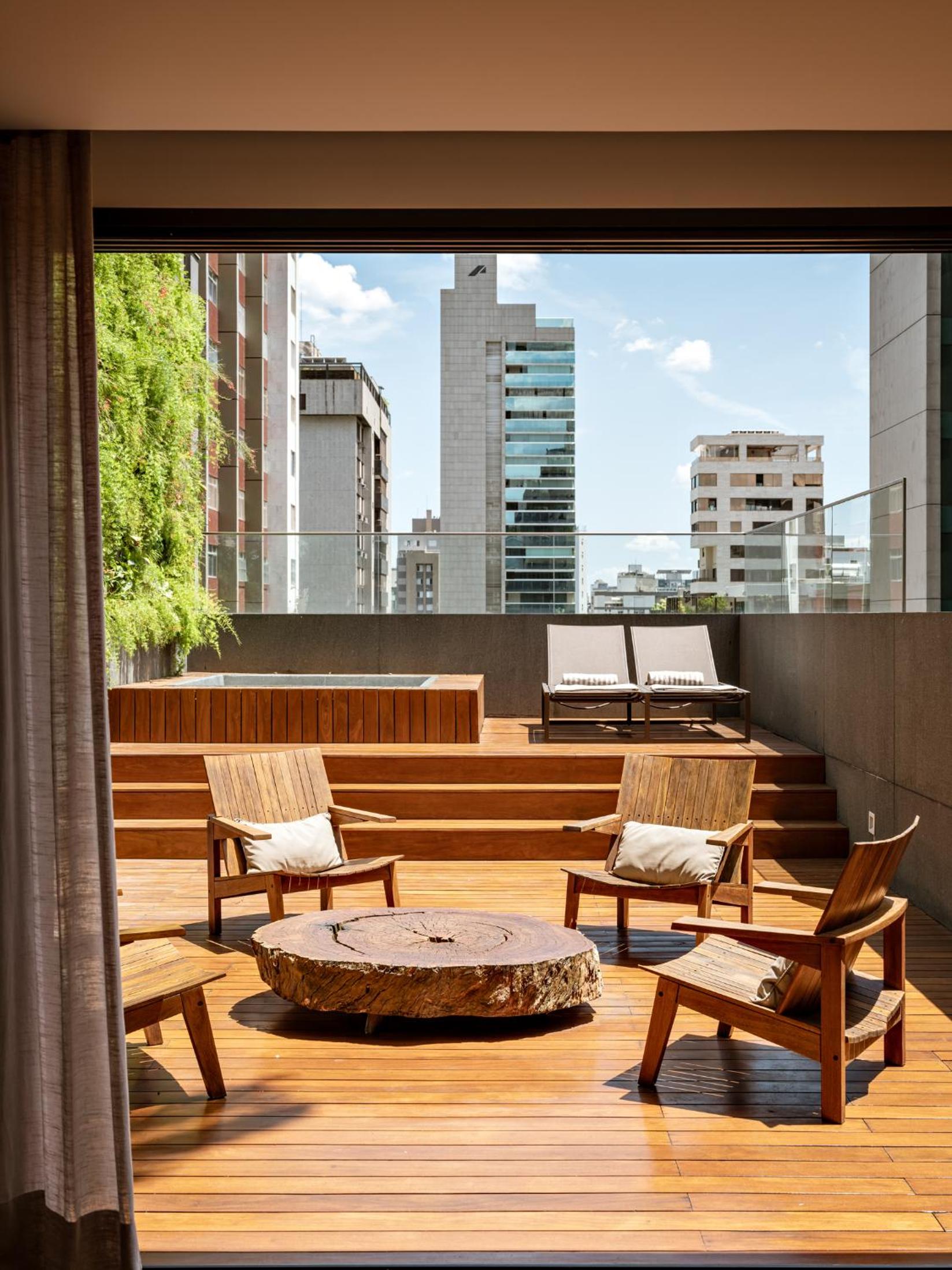 Penthouse Suite thumbnail 5