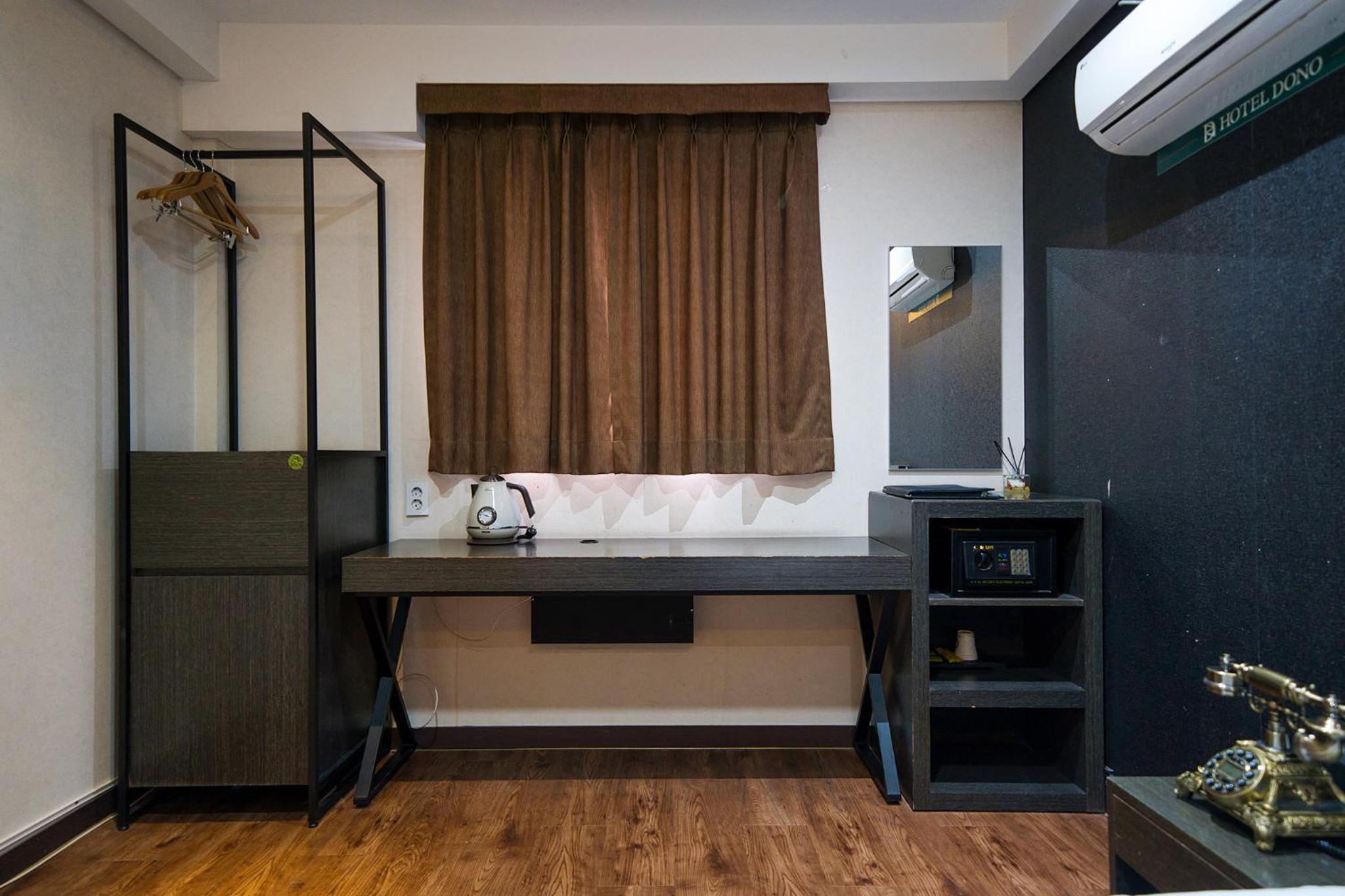 Business Twin Room photo 3