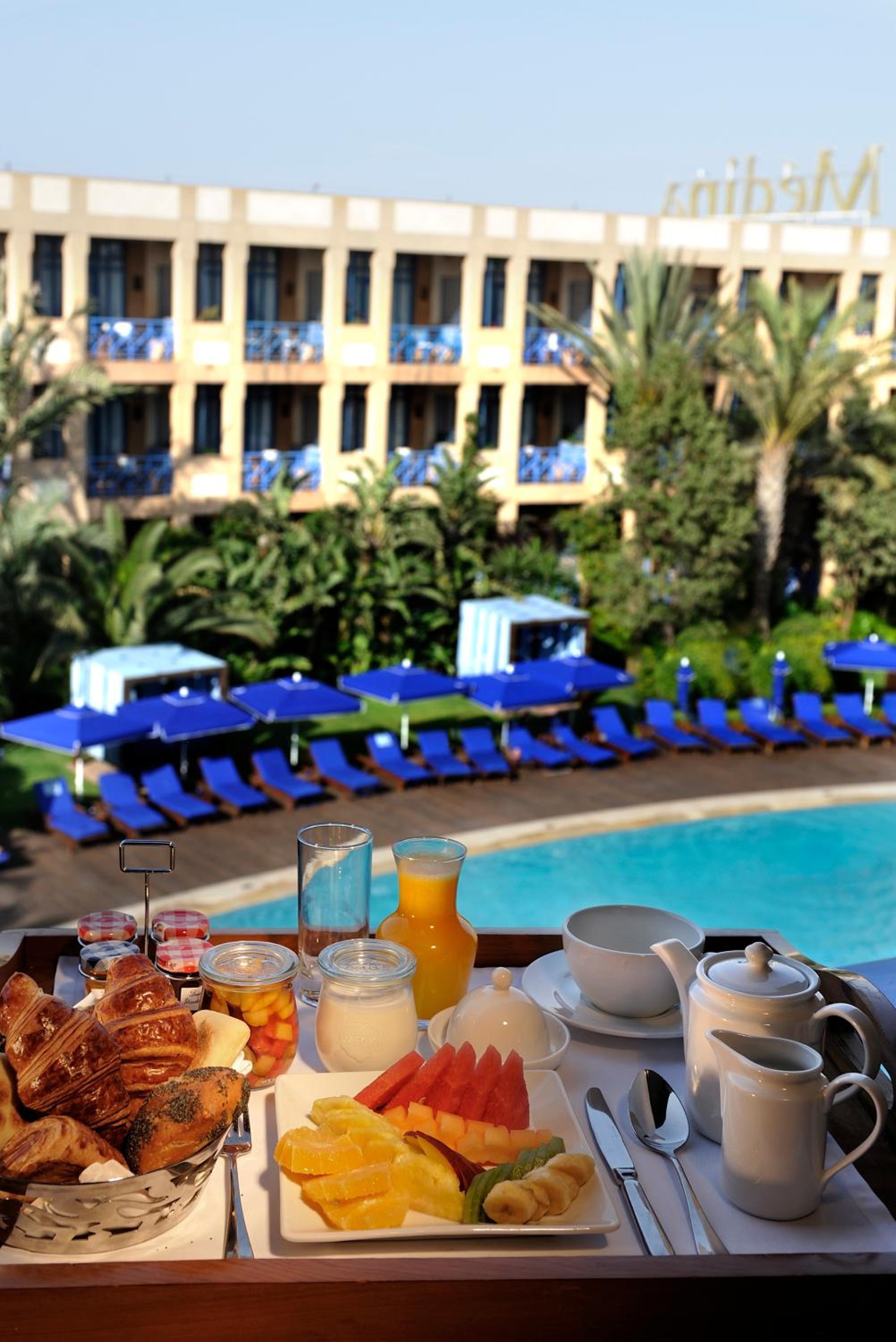 Superior Double Room with Pool View thumbnail 5