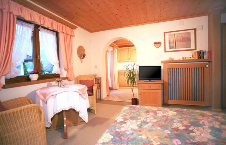One-Bedroom Apartment photo 3