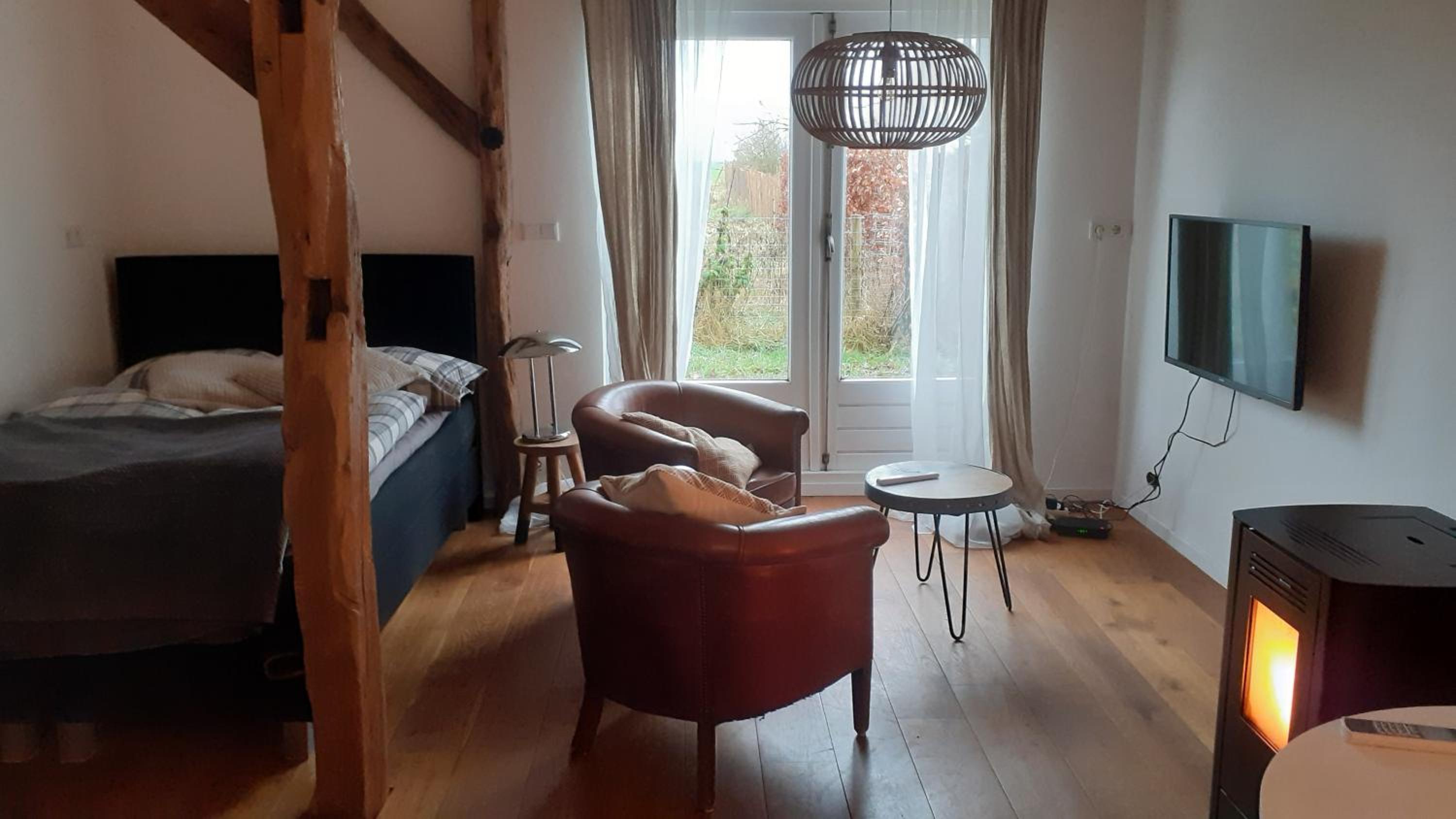 One-Bedroom House photo 1
