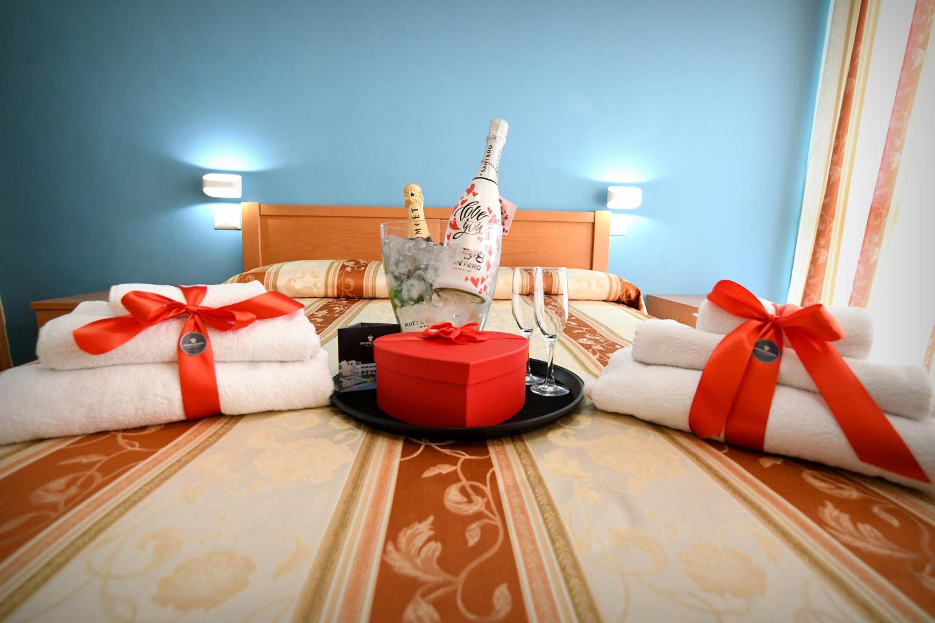 Double Room with Sea View - Photo 3