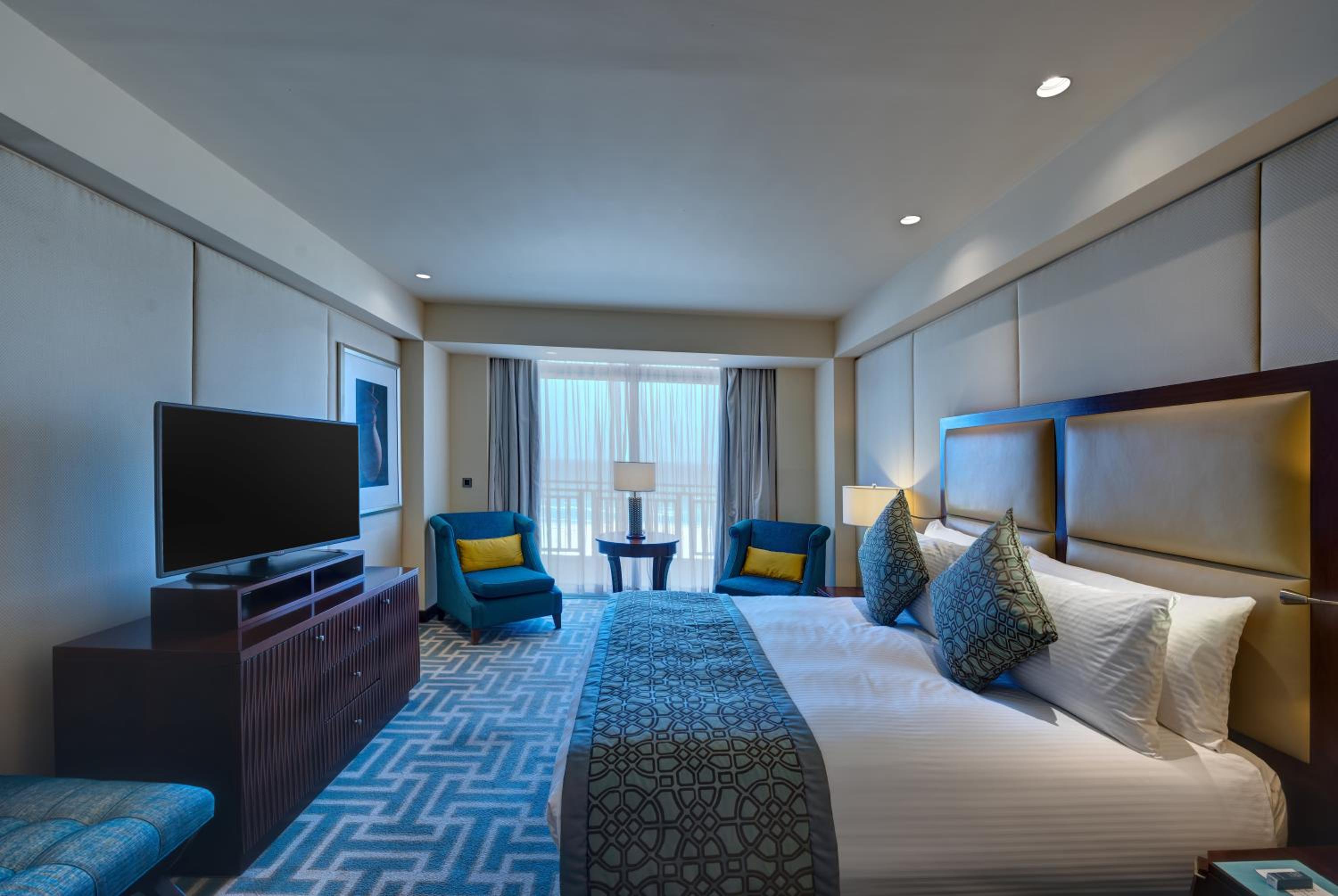 One-Bedroom Suite - Photo 15