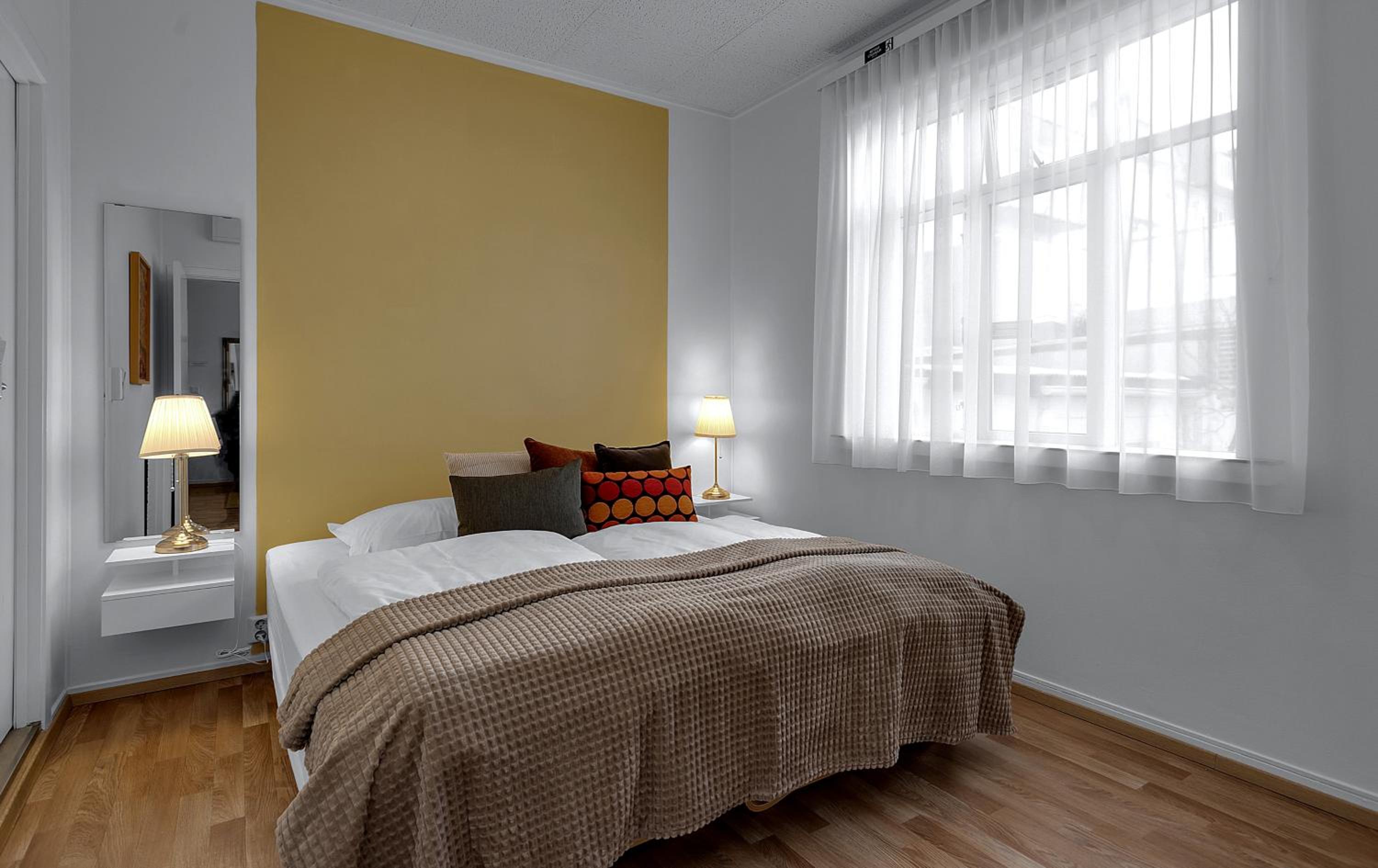 One-Bedroom Apartment - Photo 17