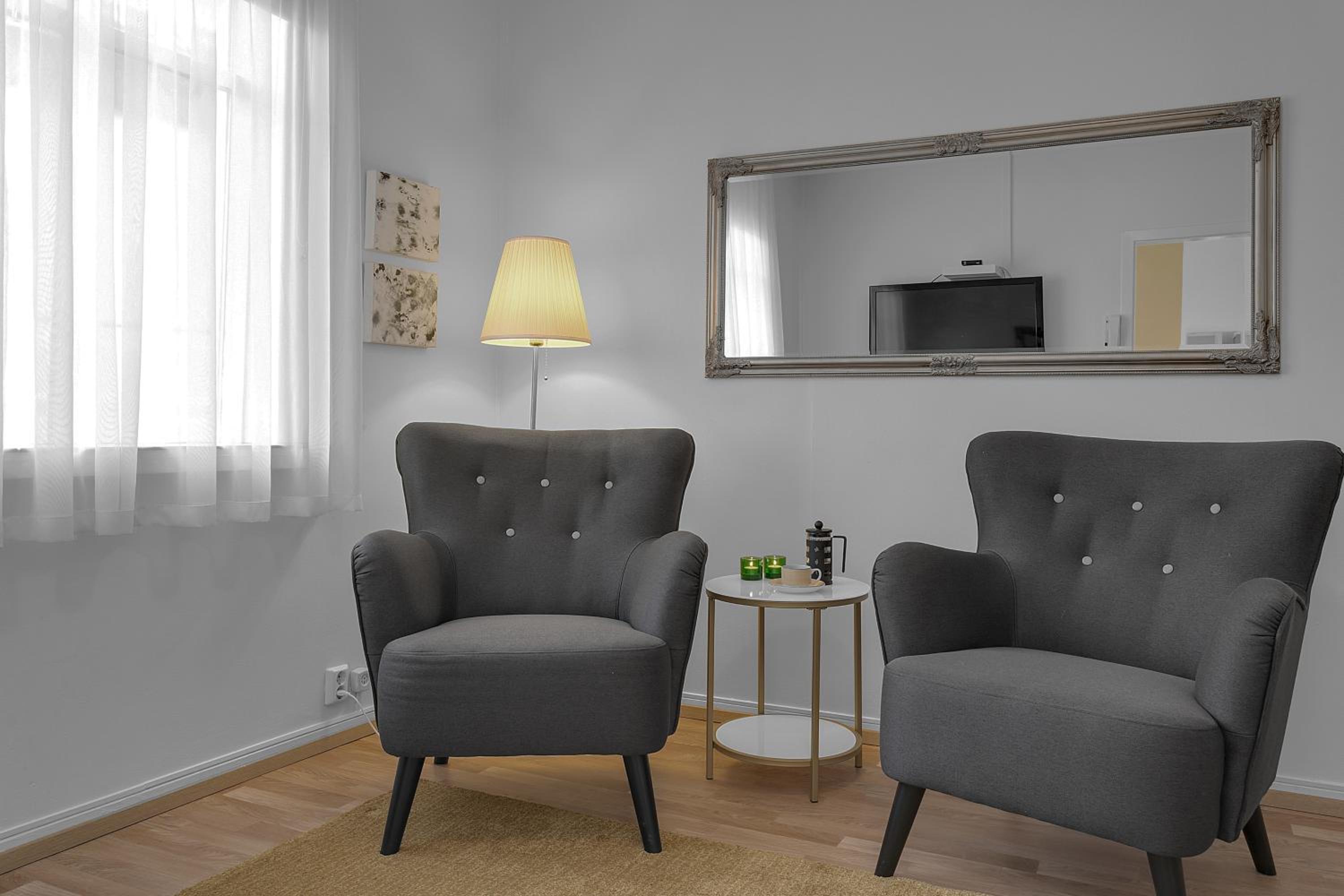 One-Bedroom Apartment - Photo 13