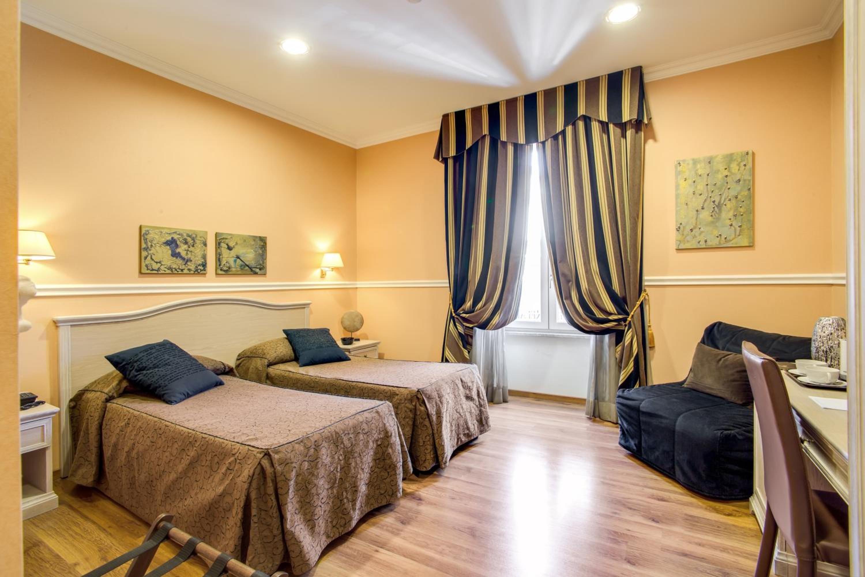 Double or Twin Room photo 2