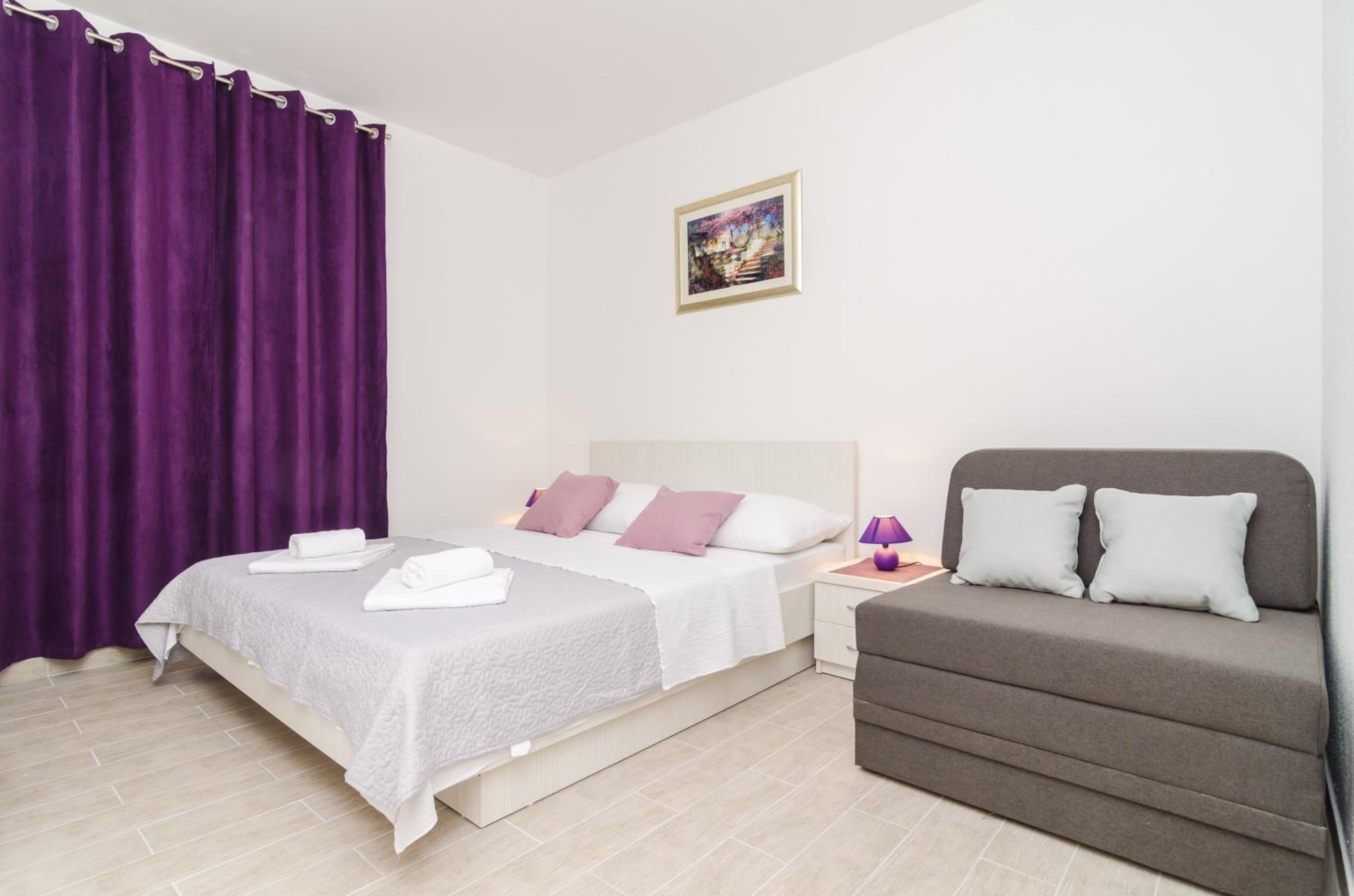 Komfortable Einzimmerwohnung mit Terrasse