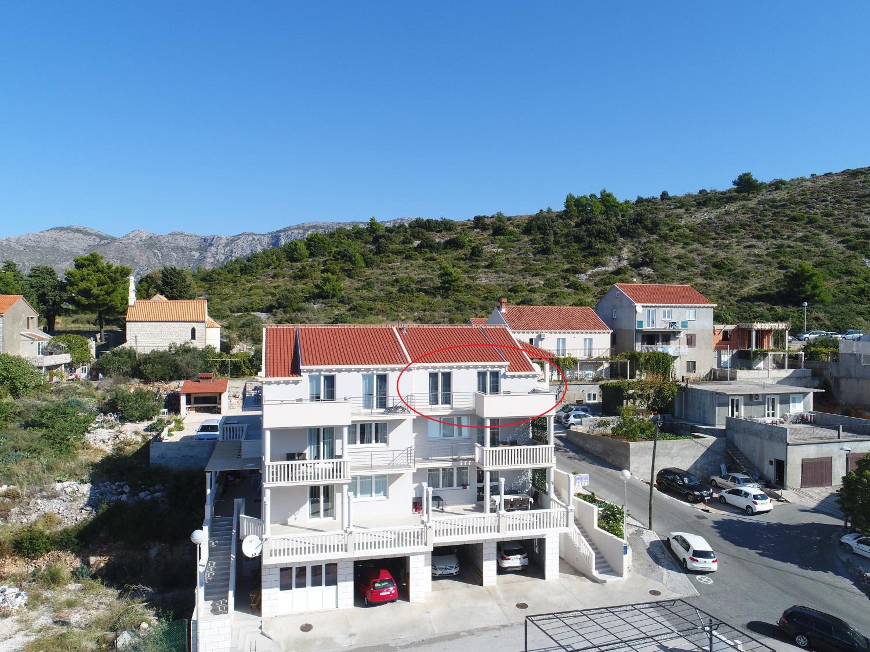 Comfort Two-Bedroom Apartment with Terrace and Sea View photo 2