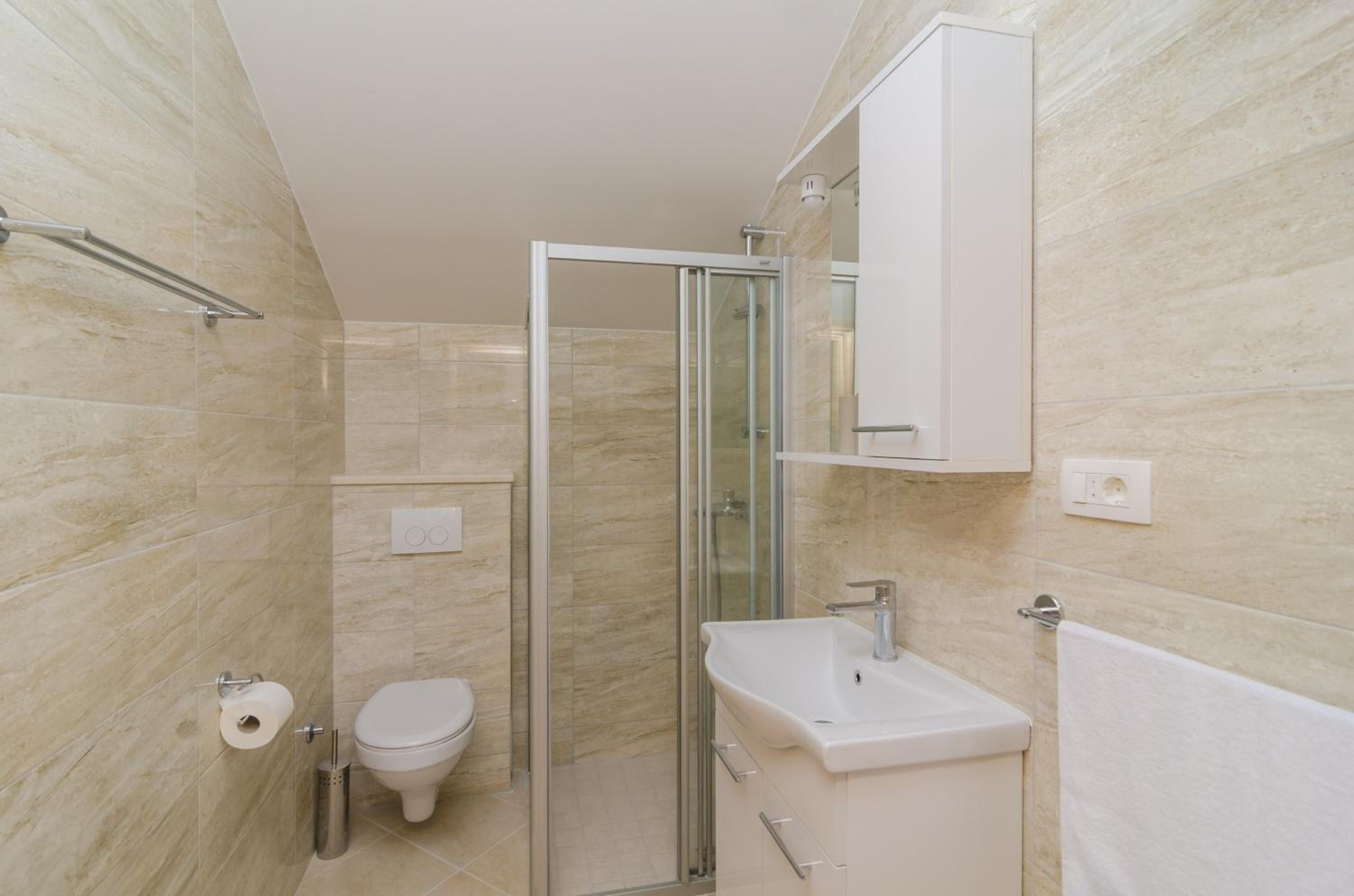 Comfort One-Bedroom Apartment with Balcony and Sea View photo 3