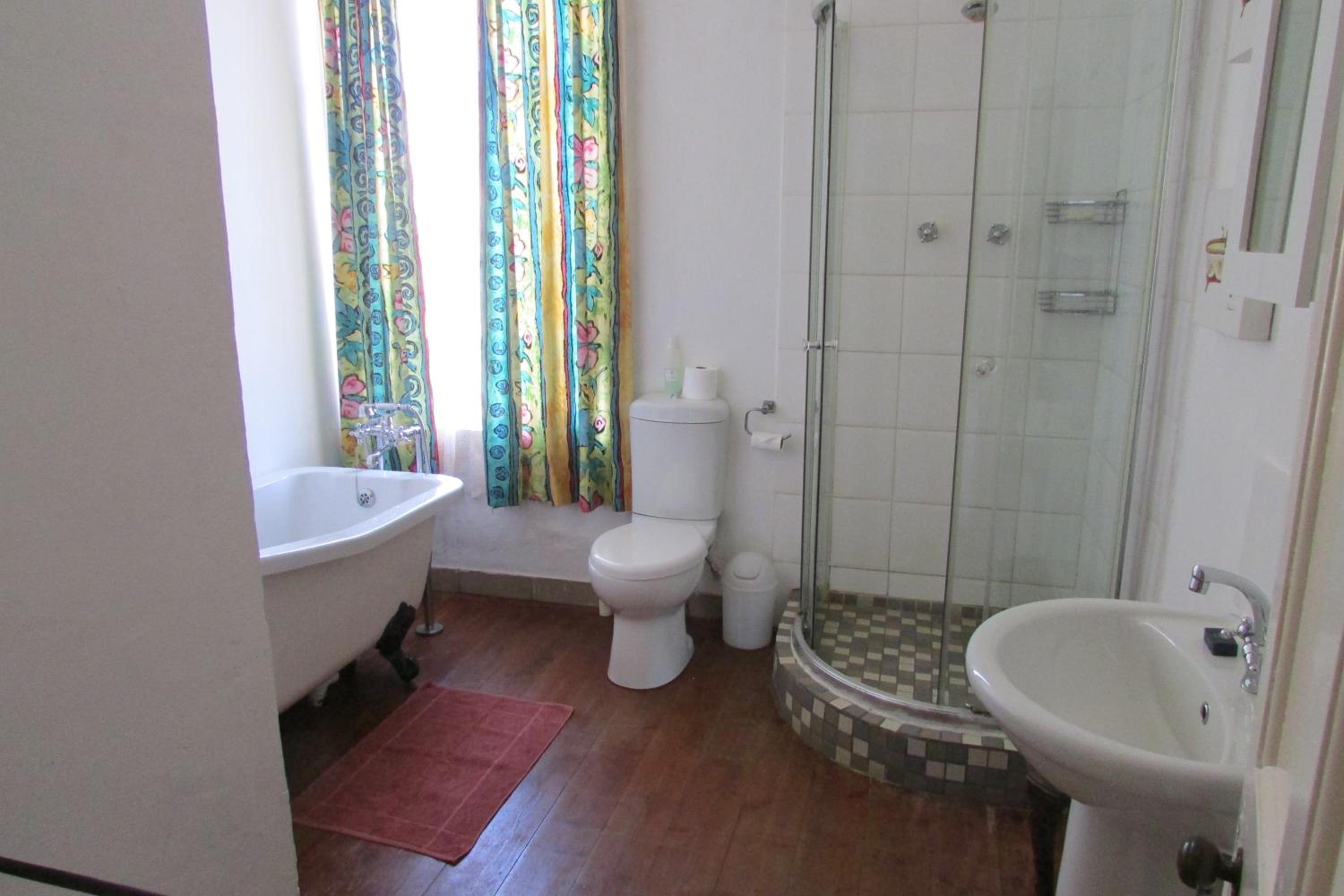 Basic Double Room photo 3