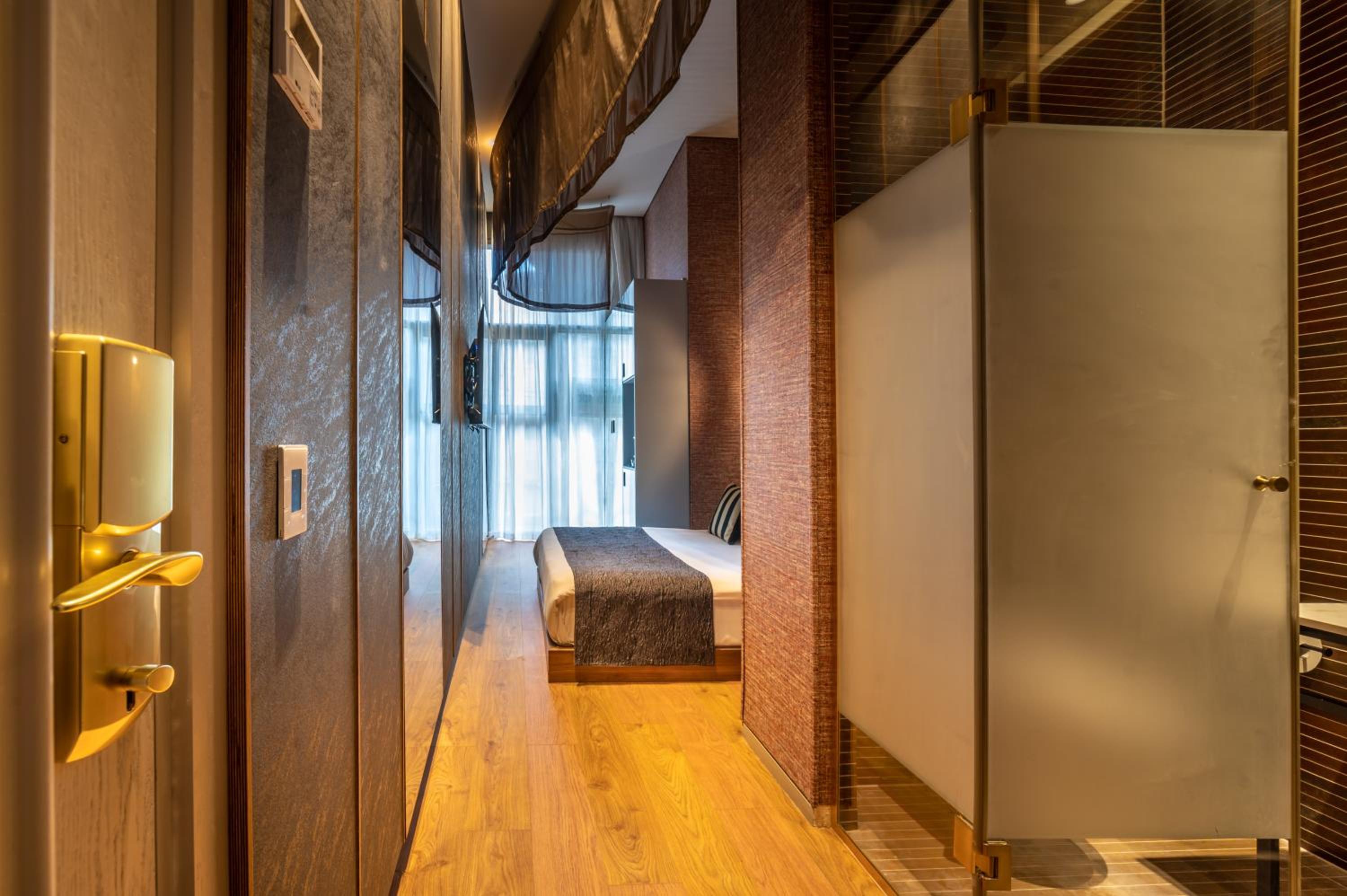Modern Double Room - Photo 4
